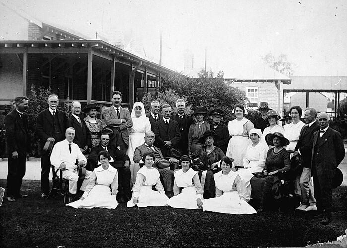 Albury NSW 1924 Hospital staff and graduating nurses at the Albury Old Photo