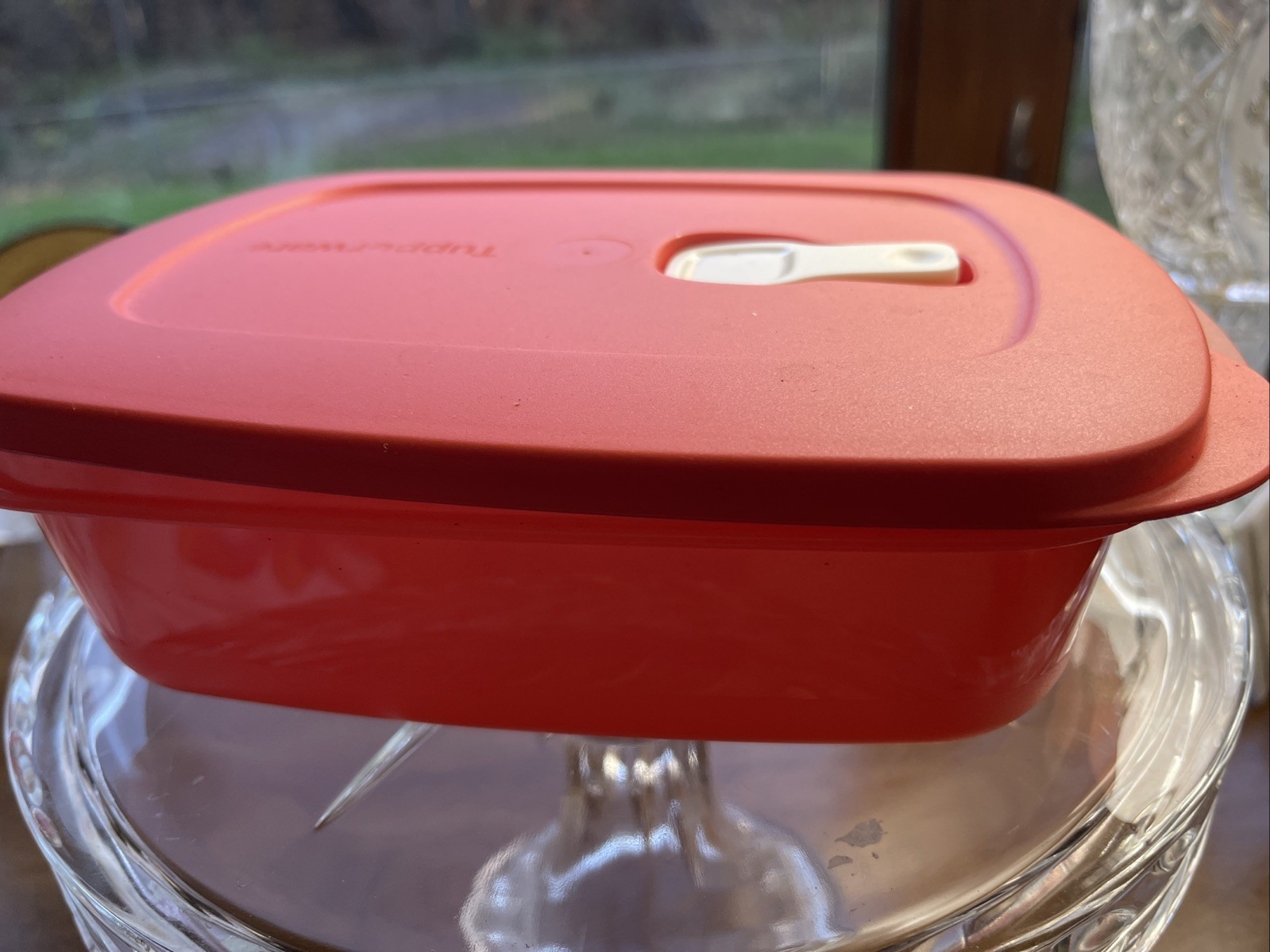 New Tupperware 4 C Crystal Wave Container