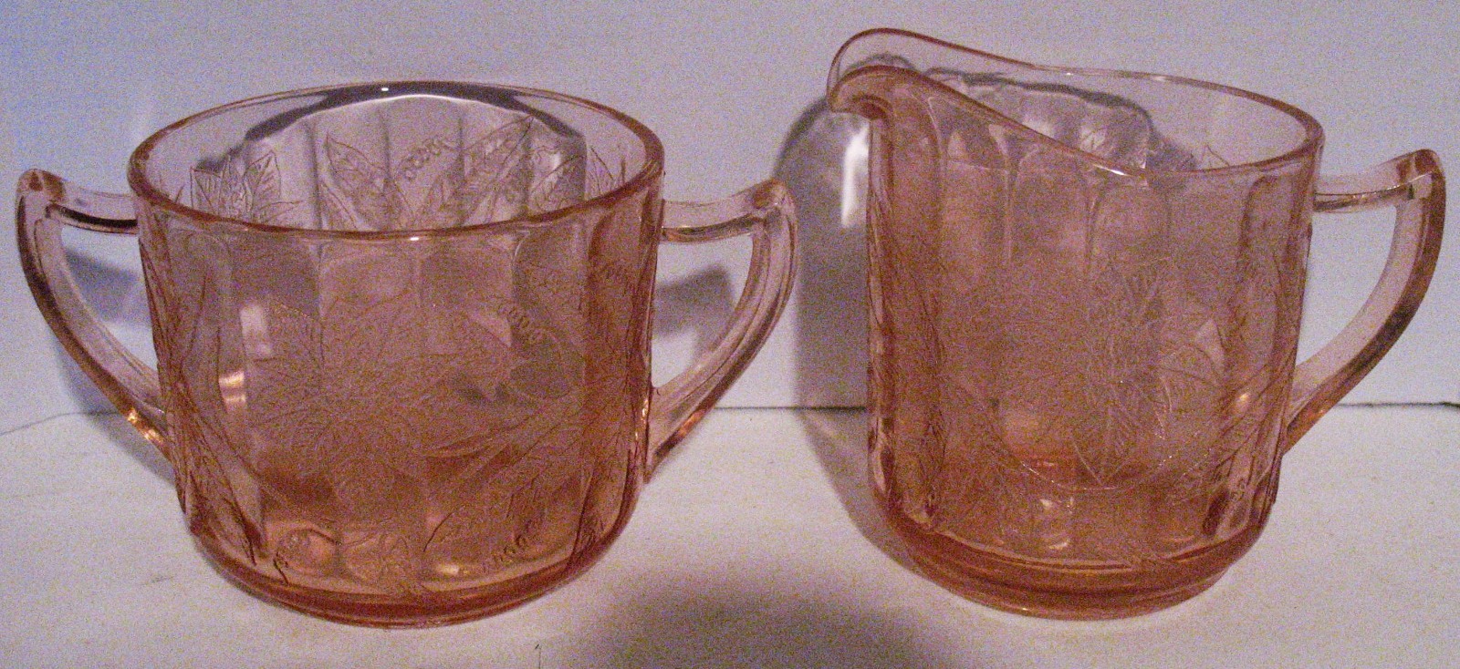 Vtg Jeannette Glass Floral or Poinsettia Pink Depression Sugar + Creamer Set