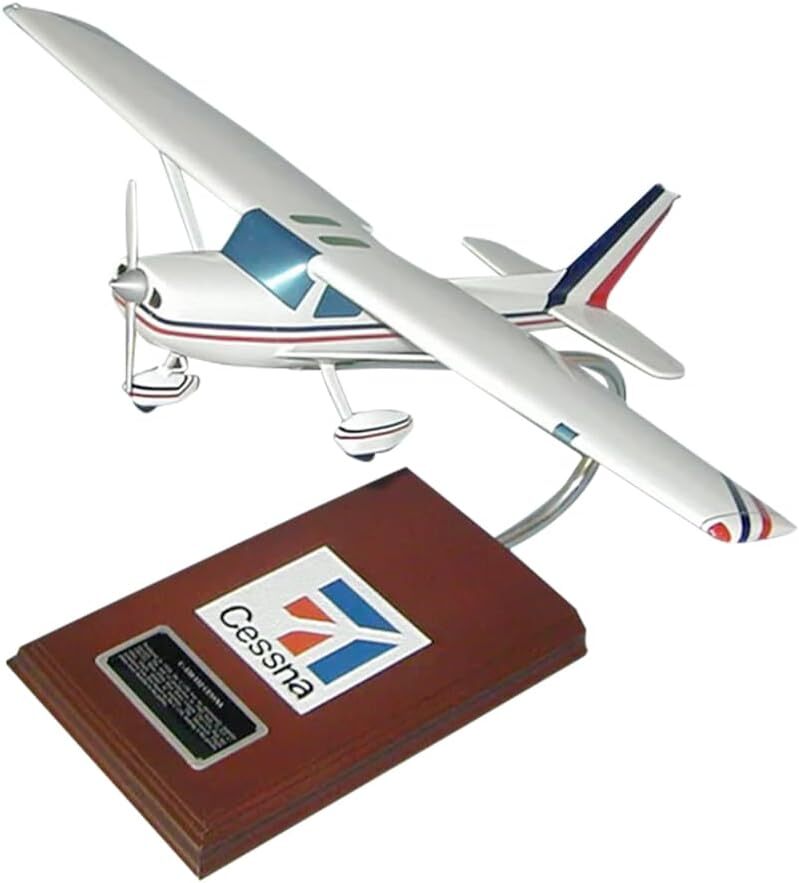 Cessna 150 Private Red White Blue Desk Top Display Plane Model 1/24 SC Airplane