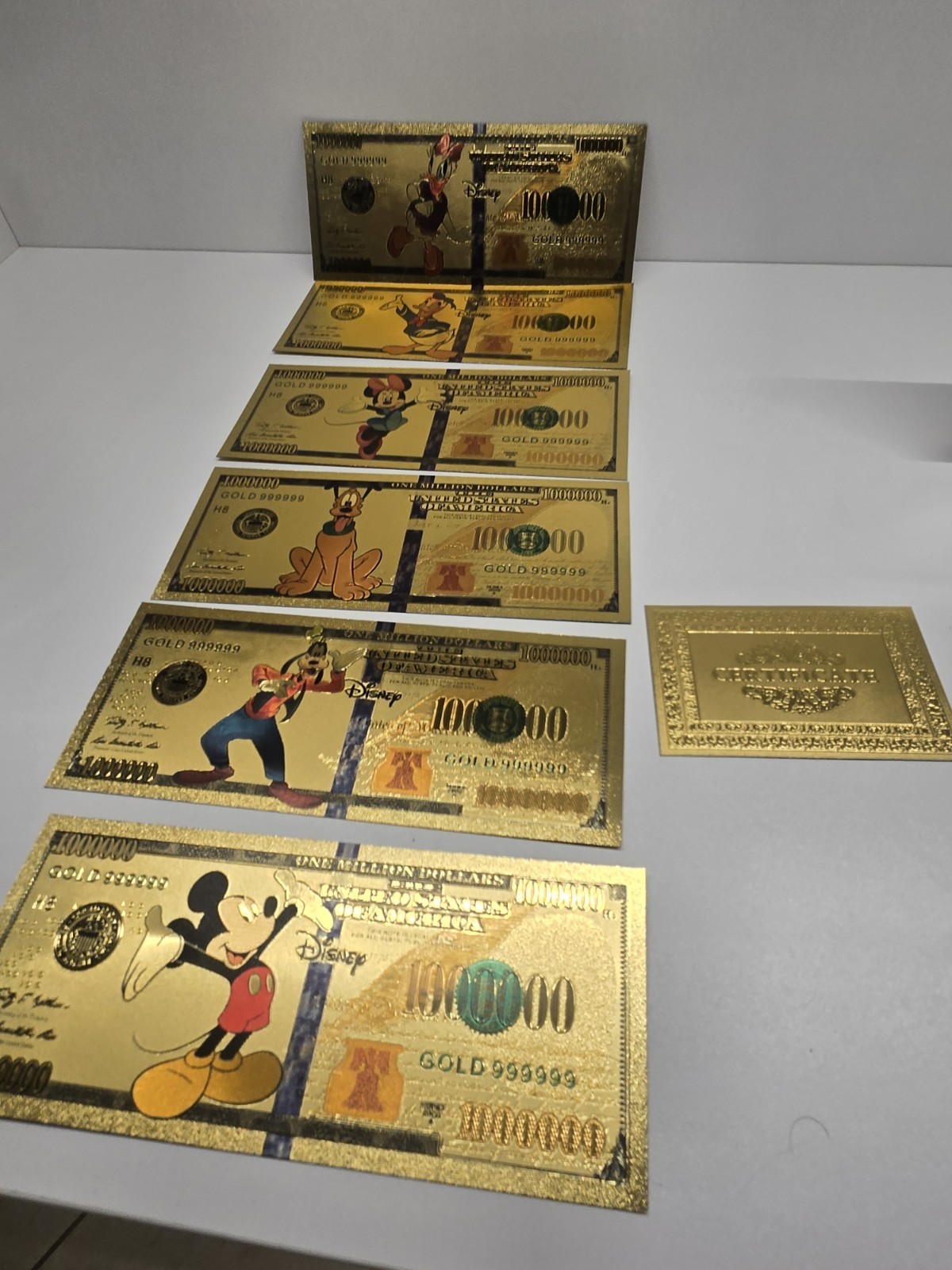 6 pc 24k Gold Foil Plated Disney Mickey Mouse + Winnie 5pc Banknote Set. Mint