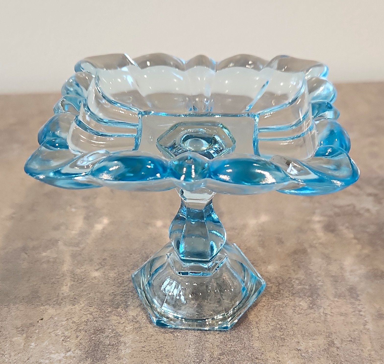 VTG BEAUTIFUL Indiana Glass Blue Square Pedestal Trinket/Jewelry/Candy Dish VTG BEAUTIFUL Indiana Glass Blue Square Pedestal Trinket/Jewelry/Candy Dish
