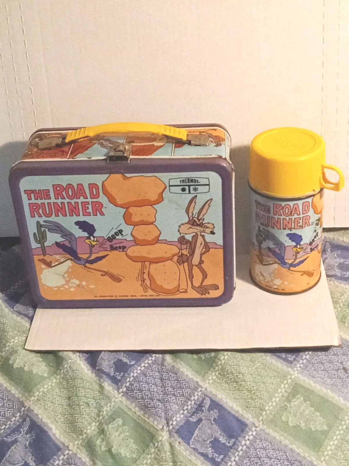 Vintage THE ROAD RUNNER Warner Bros. Metal Lunchbox & Thermos with WILE E COYOTE
