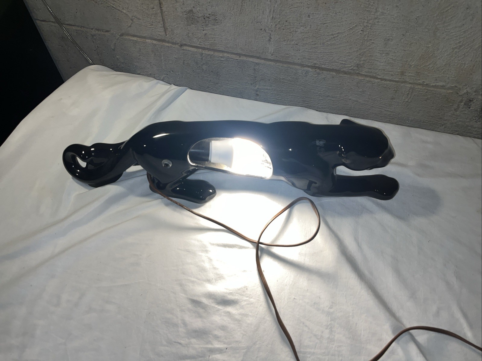 Vintage 1950s Ebony Porcelain Panther Tv Lamp All Original Working