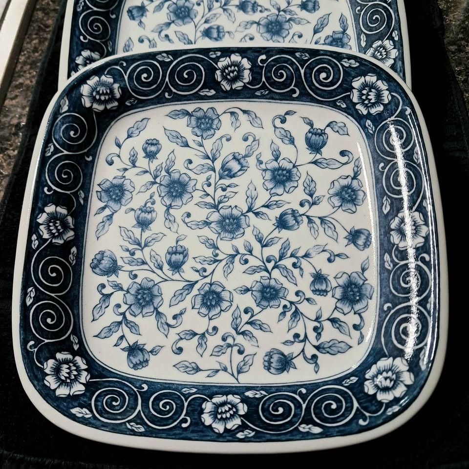 PRISTINE Set of 4 Vintage Japanese Banko Ware Square Plates – Blue & White Somet