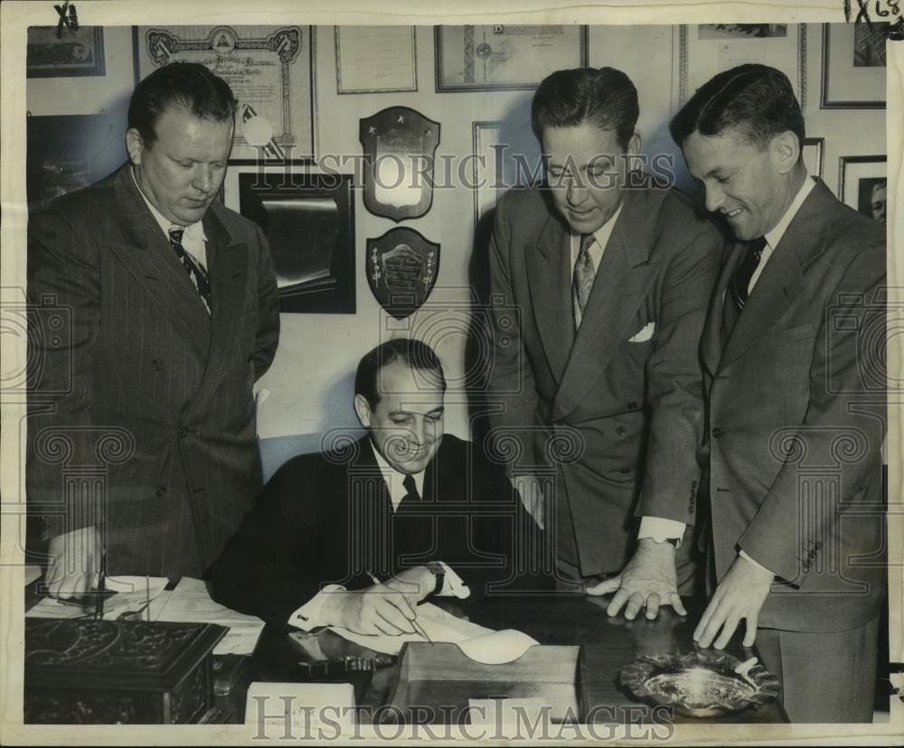 1950 Press Photo Commission Council members at staff meeting. - nob05565 1950 Press Photo Commission Council members at staff meeting. - nob05565