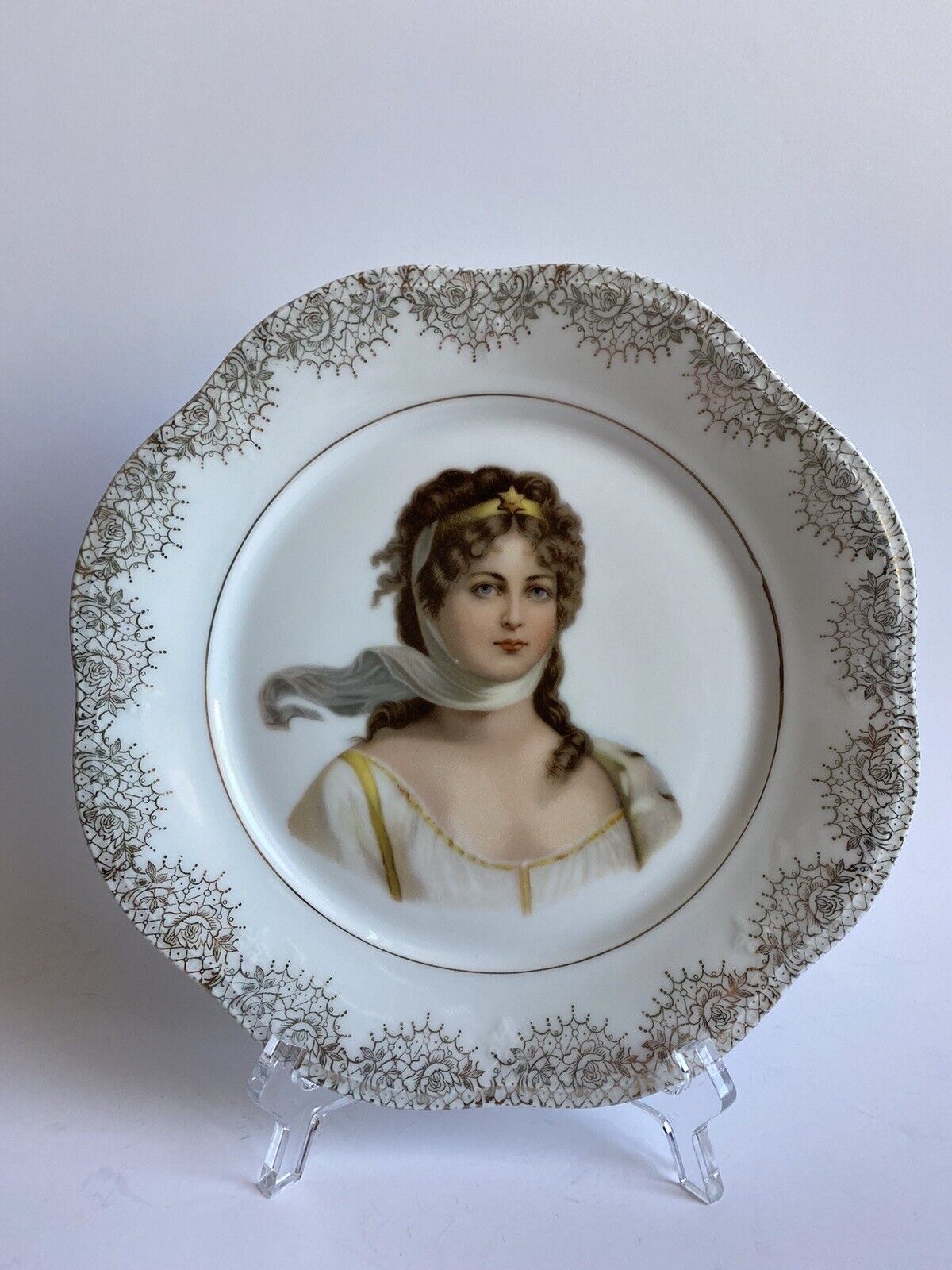 Mignon Z.S. & Co Bavaria Porcelain Portrait Cabinet Plate Queen Louise 8 1/4”D