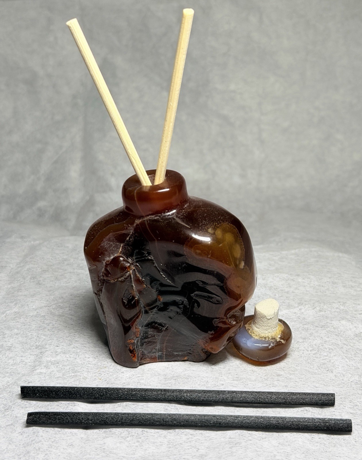 Exquisite Natural Carved Agate Stone Essential Oil Bottle Silkworm Lines 4.5ml🔥