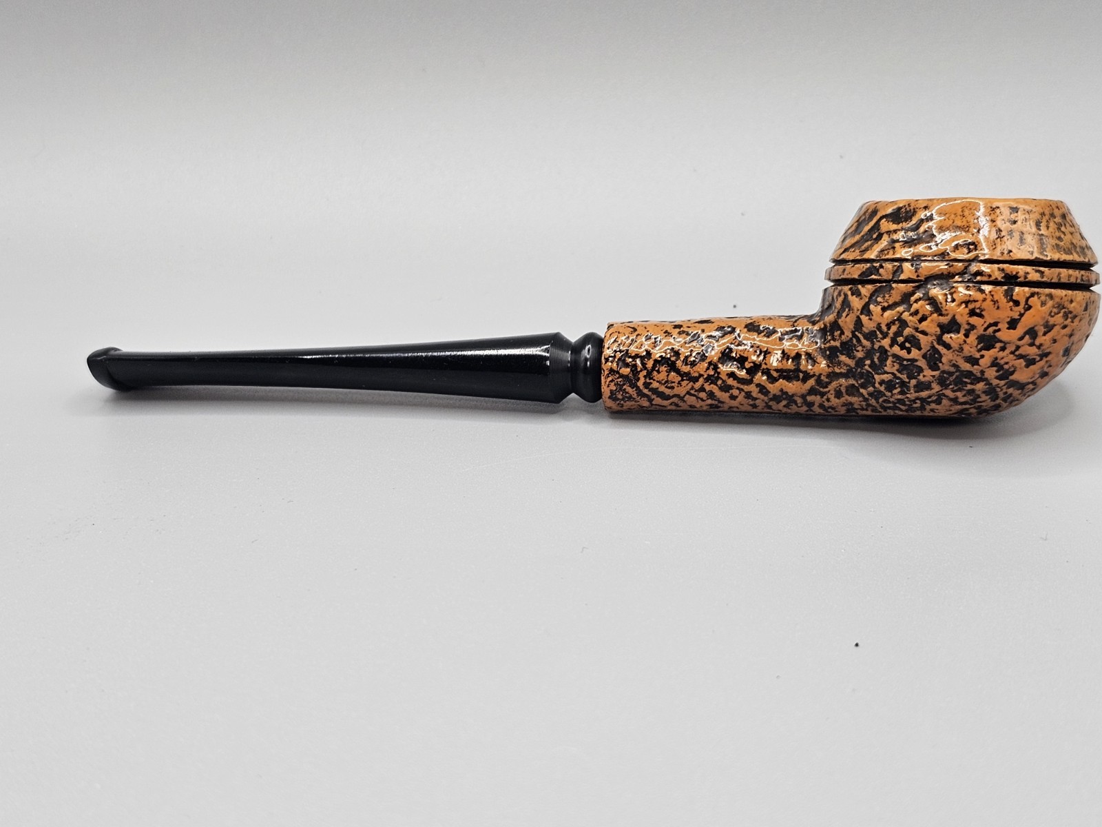 KAYWOODIE RUSTICA WHITE DOT, REFURBISHED - SANITIZED AND READY TO SMOKE & ENJOY