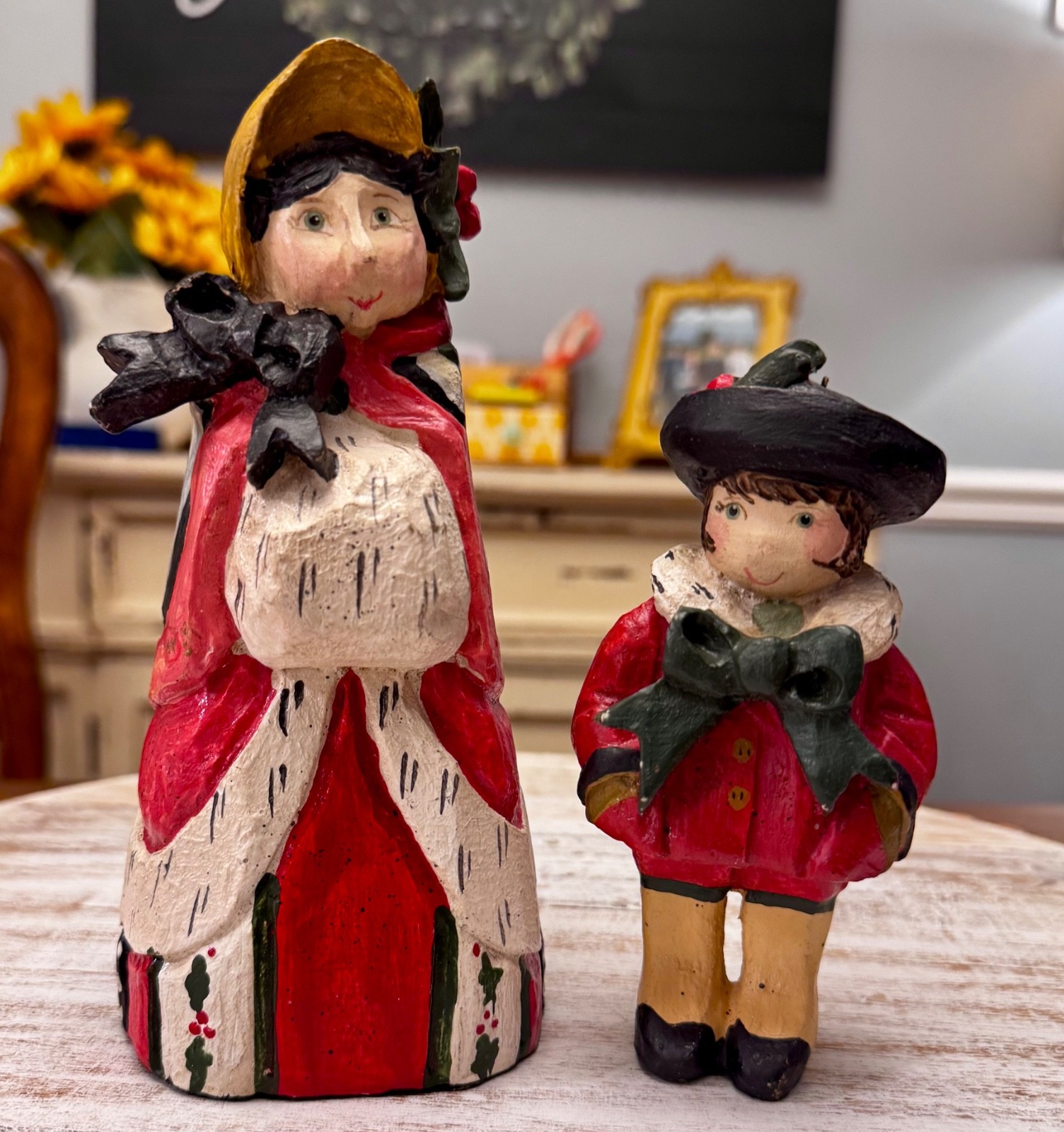 Vintage 1991 House of Hatten Papier-Mache Victorian Christmas Carolers Set