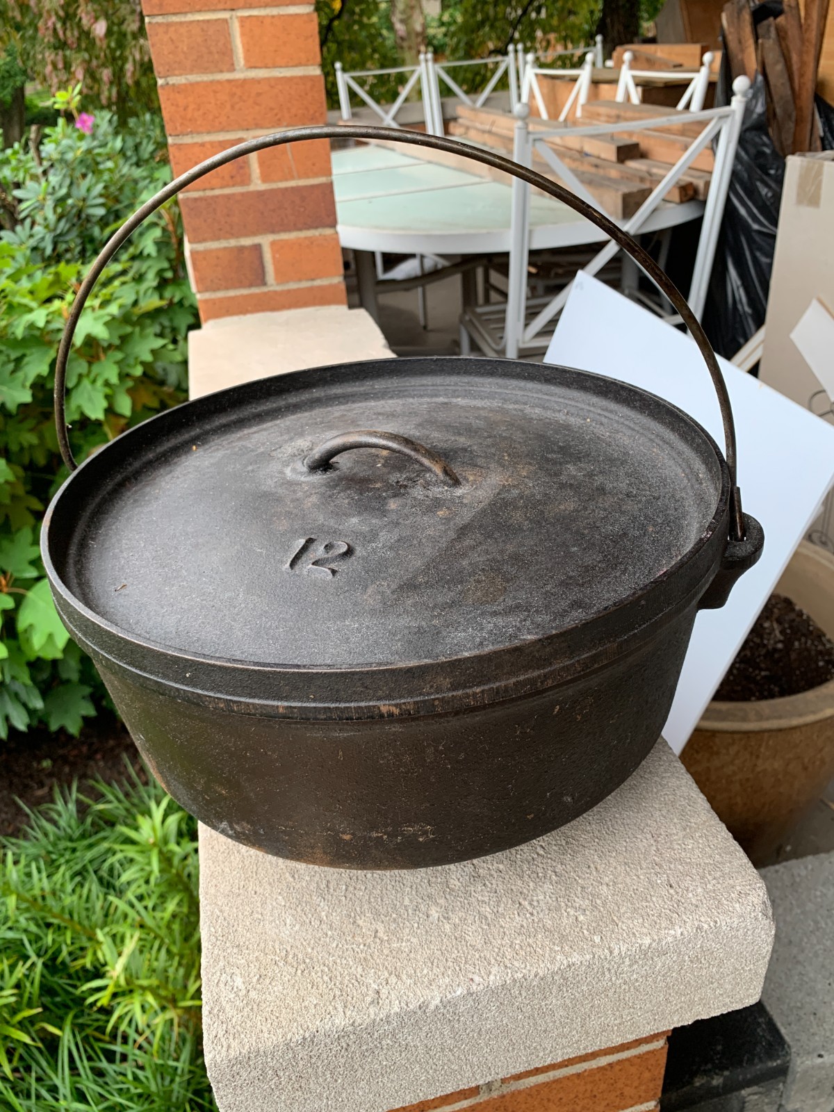 Lodge #12  Early Cast Iron Camp 3 leg Dutch Oven