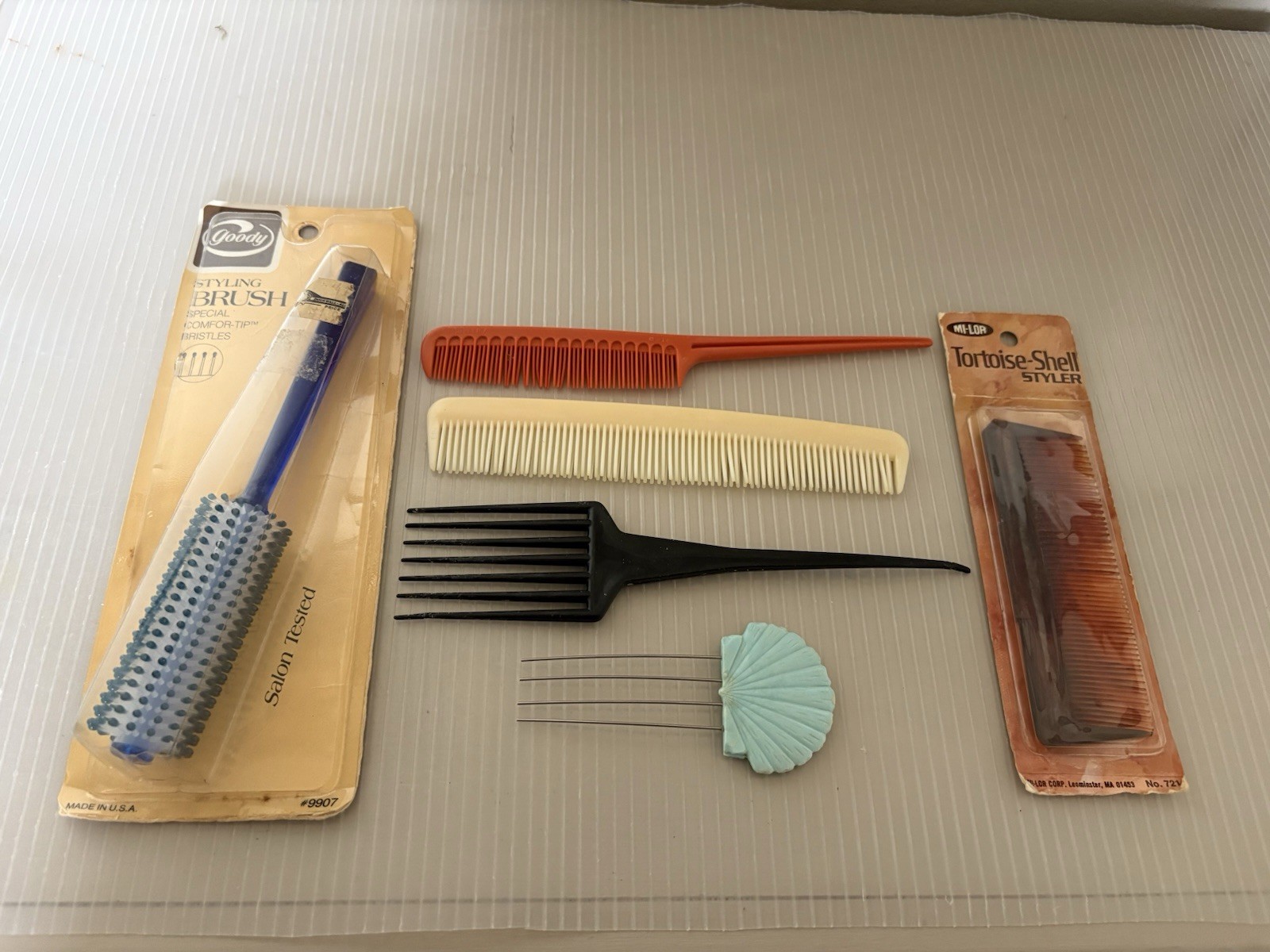 Vtg Bundle Lot of Brush,Teasing Combs, Picks Vtg Bundle Lot of Brush,Teasing Combs, Picks