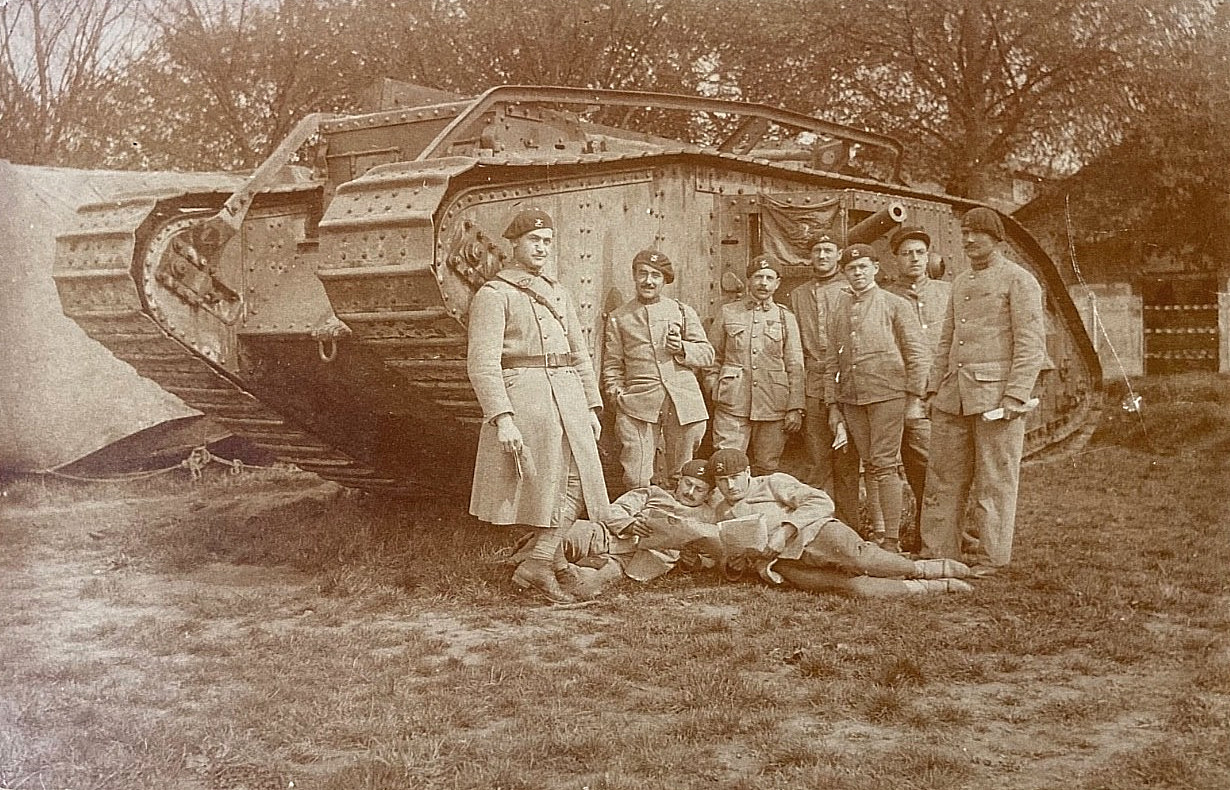 RARE WW1 FRENCH ACQUIRED BRITISH MARK V* (MALE) TANK w/CREW 1918 PHOTO POSTCARD