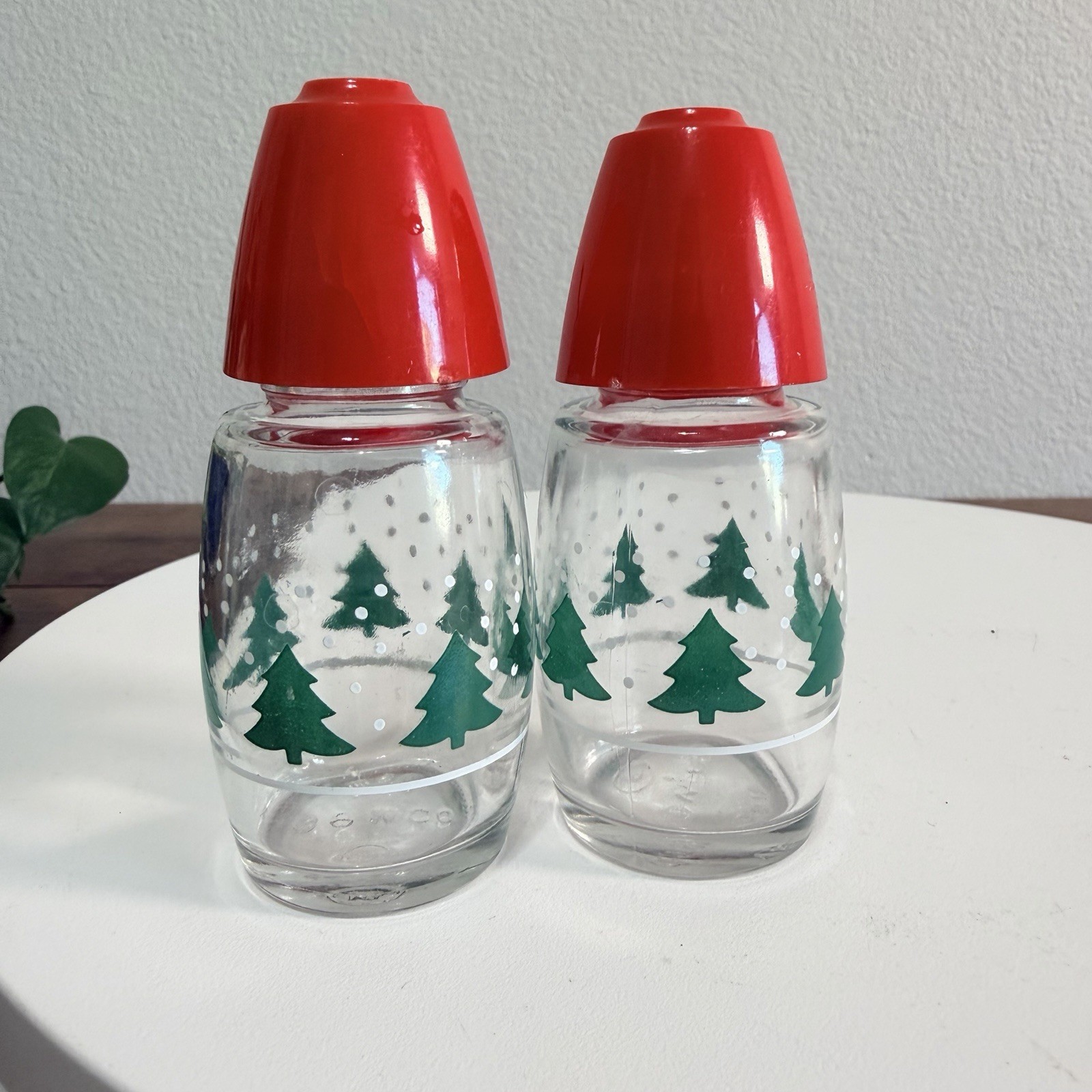 Vintage Gemco Red & Green Trees Christmas salt and pepper shakers Glass Set