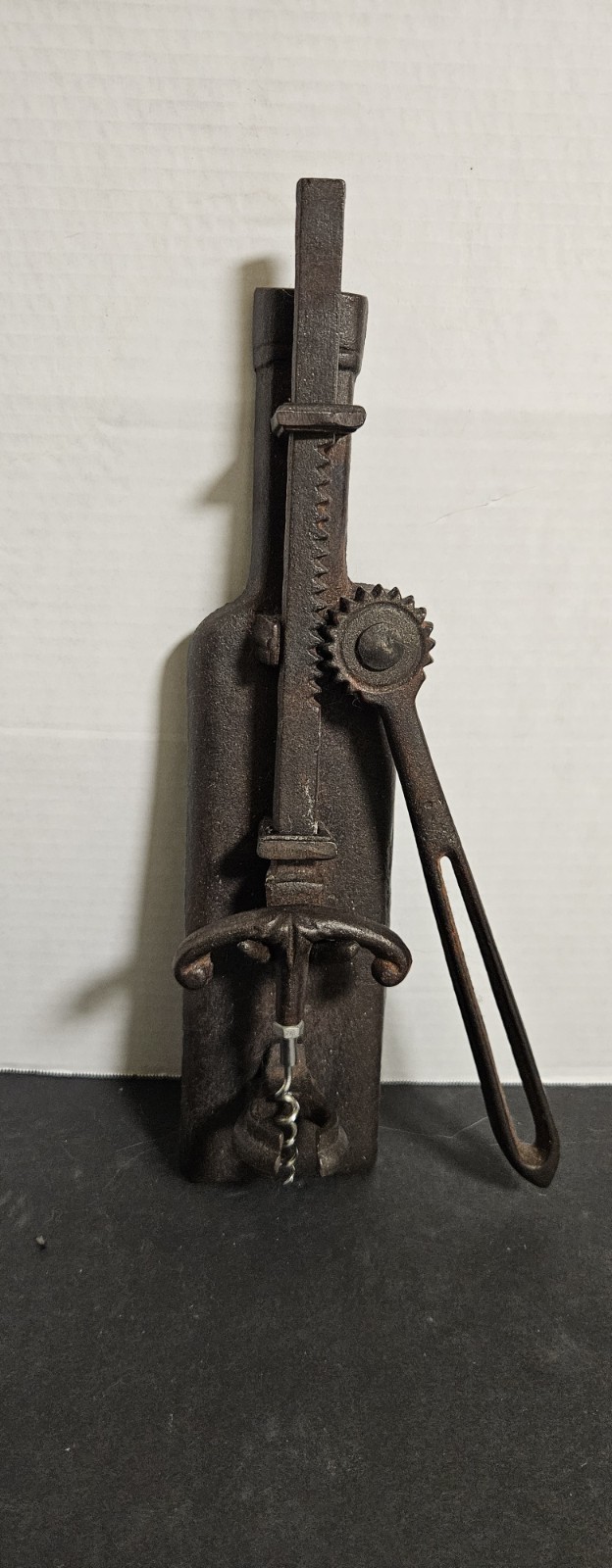 Antique/VTG Cast Iron Wall Mounted Wine Bottle Opener Excellent Condition