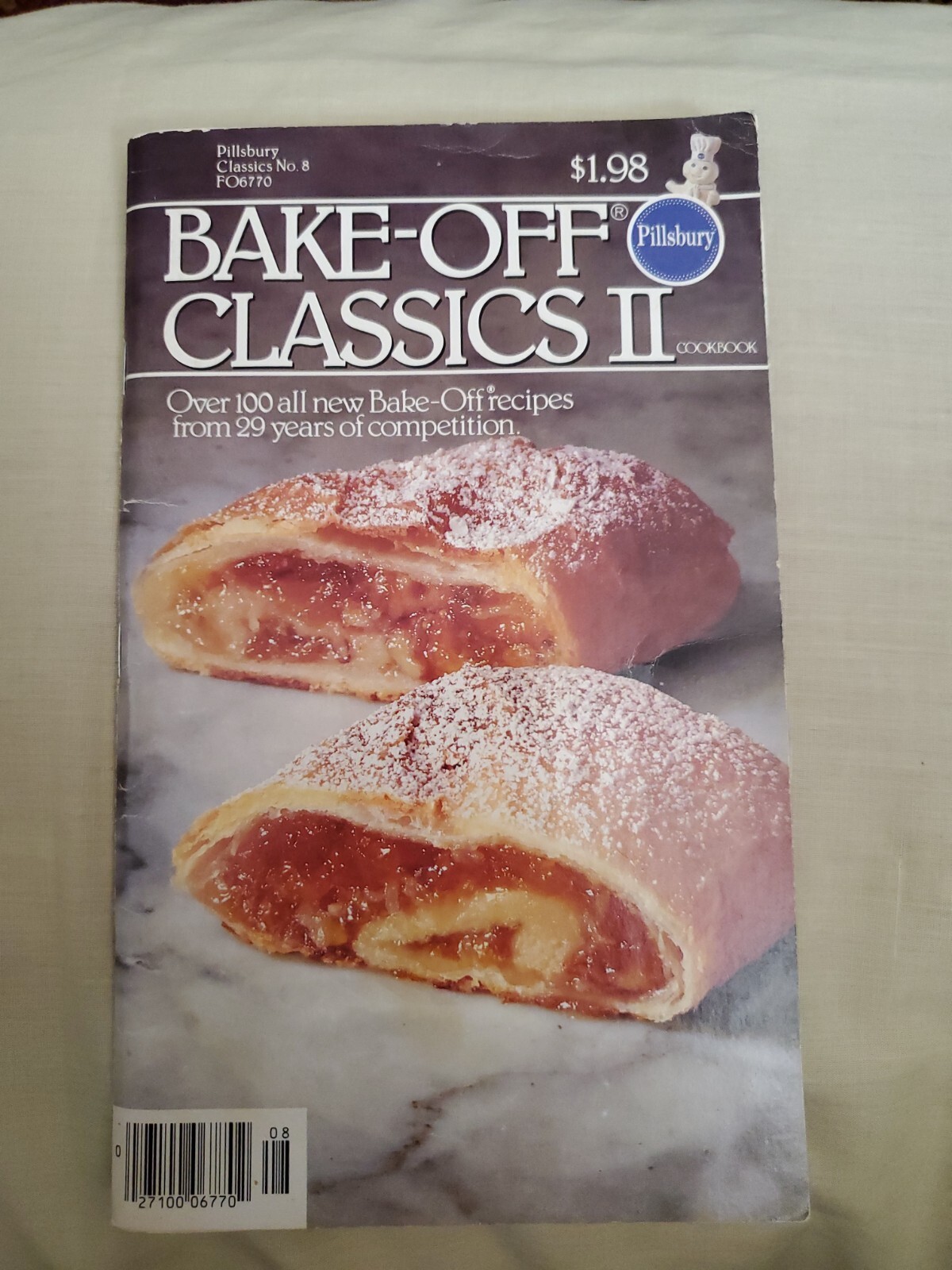 Pillsbury America\'s Bake-Off Cookbook II (1982) 100 Recipes w/ Photos