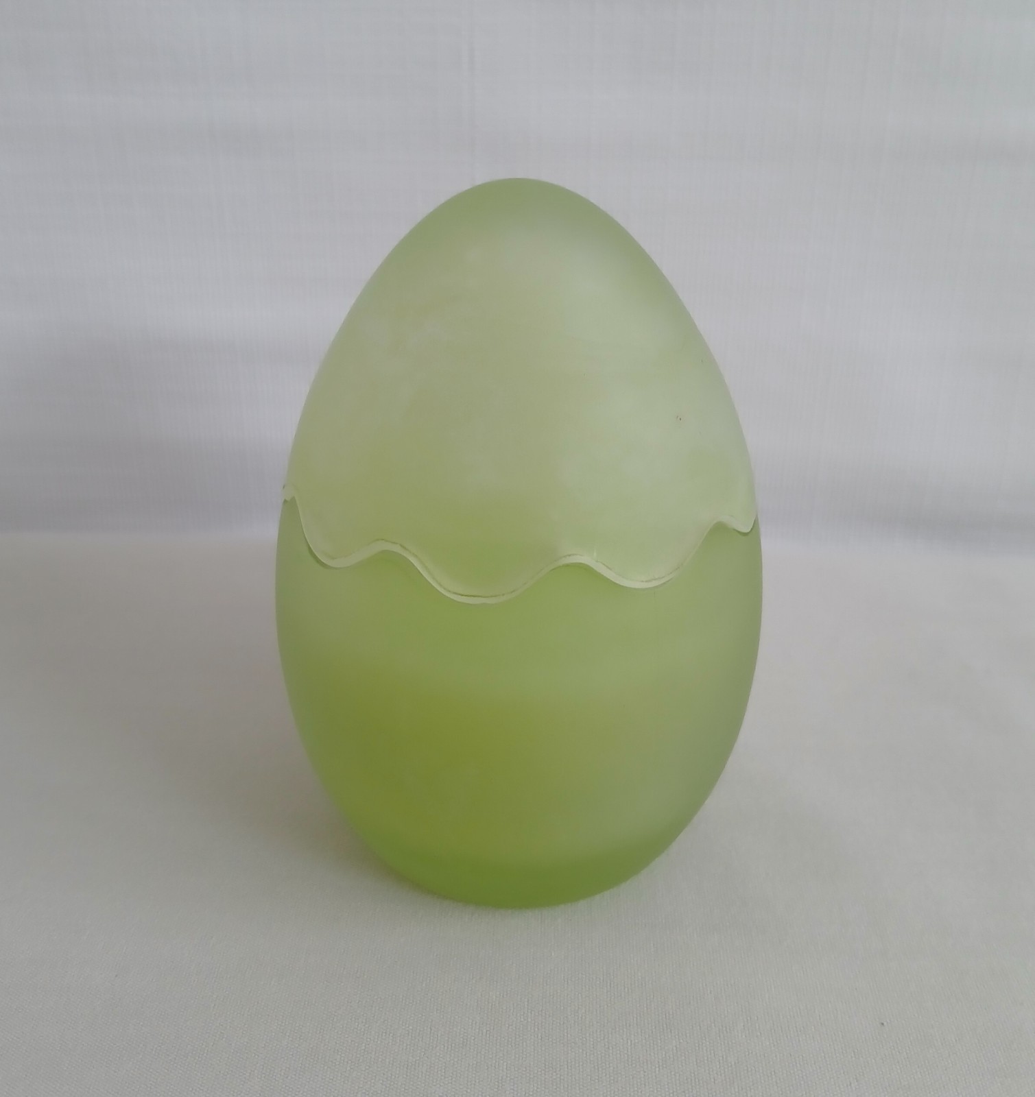 VTG Green Glass Easter Egg Candle W/Lid 4\