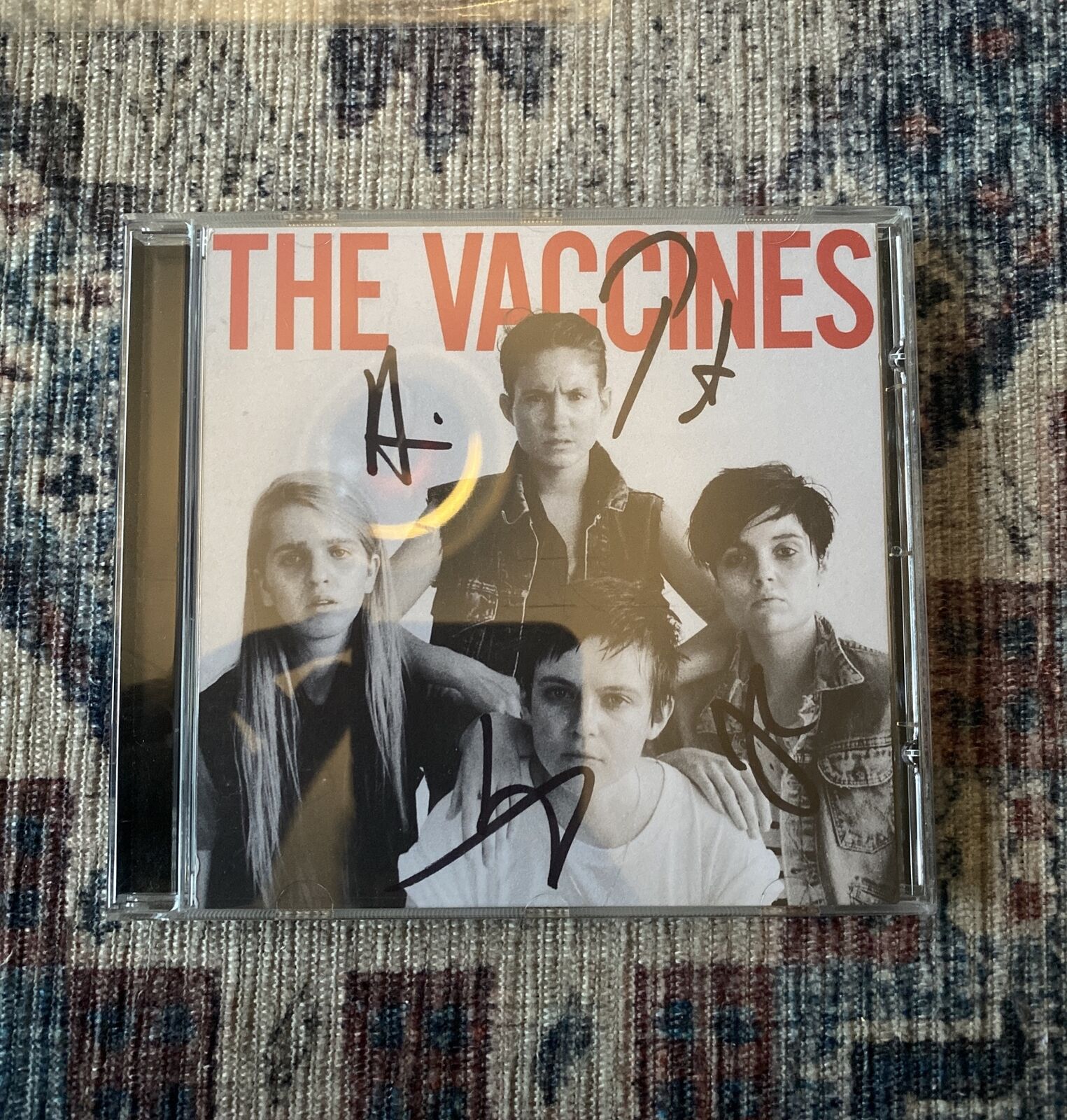 SIGNED The Vaccines - Come of Age CD Album