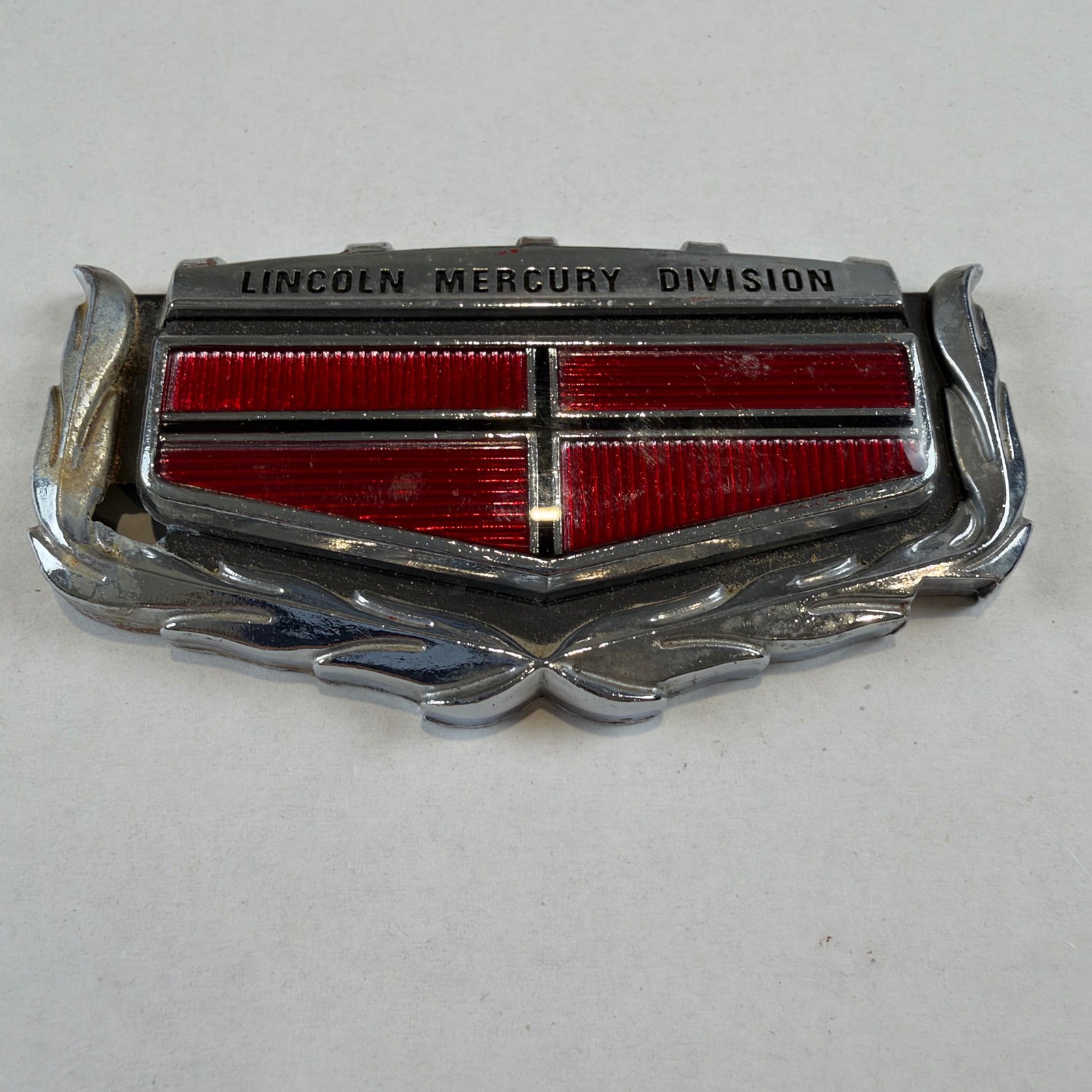 Vintage 1971 1974 Lincoln Mercury Division Trunk Emblem Red Crest OEM Ford D0MB