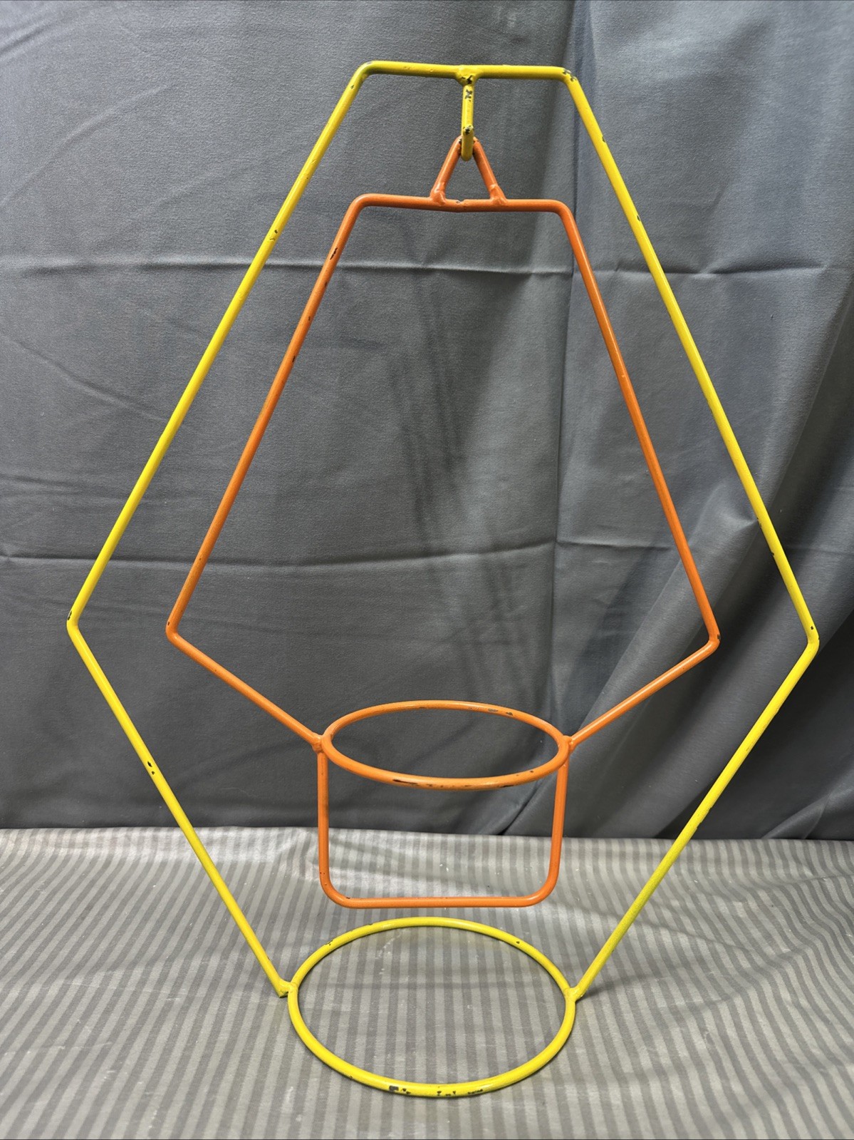 Vintage Retro Geometric Metal Hanging Plant Stand Set Orange Yellow MCM Style Vintage Retro Geometric Metal Hanging Plant Stand Set Orange Yellow MCM Style