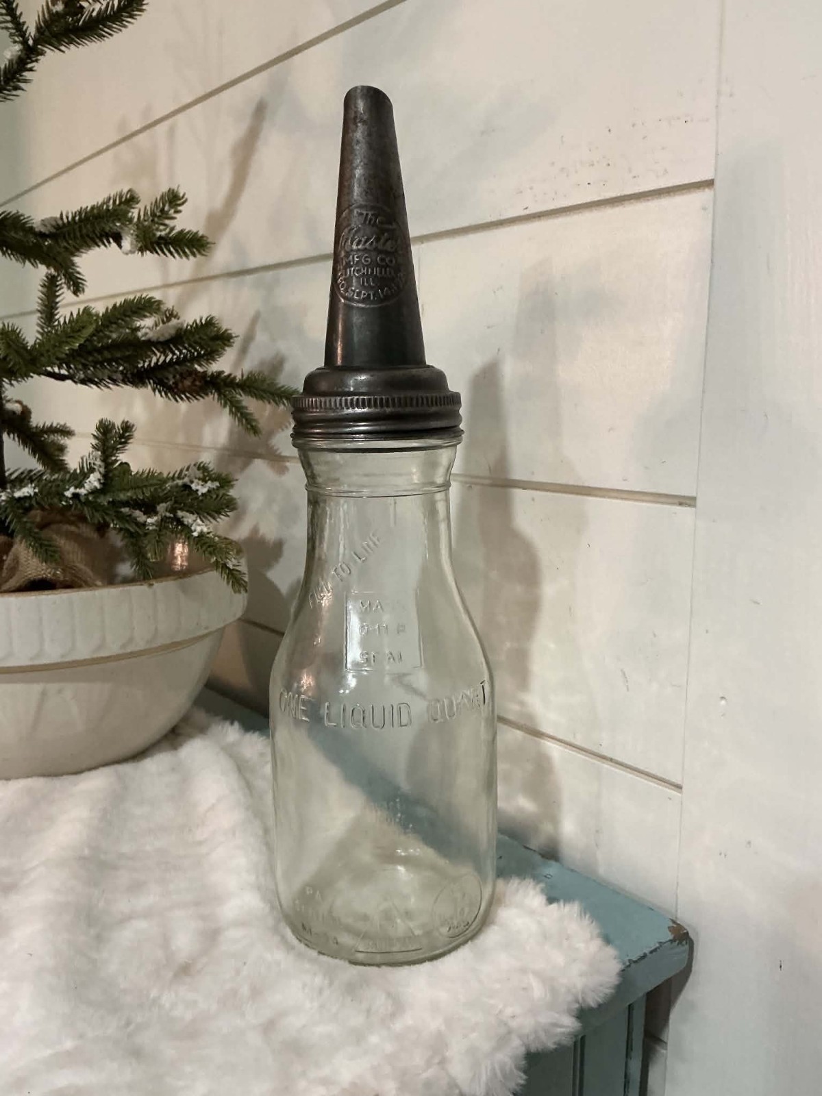 Very Clean Antique One Quart Oil Bottle And Spout