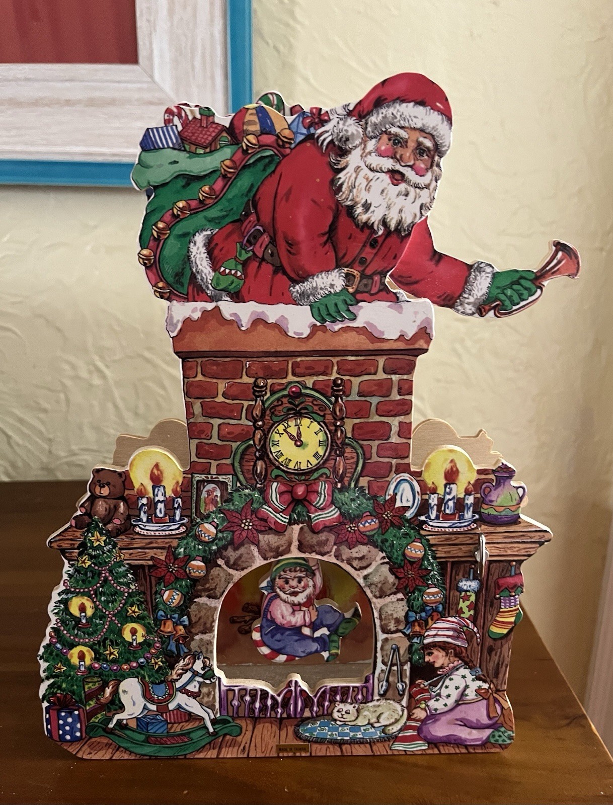 Vintage 3D Wooden Santa Claus Christmas Decore Display With Music and Motion NEW