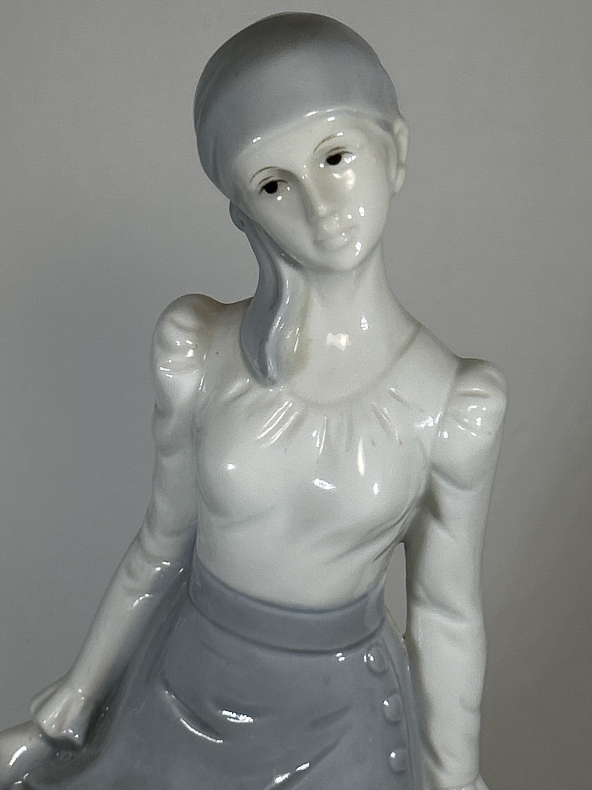 NAO by Lladro Woman Figurine Grey Dress Scarf Porcelain Lady. 10.5” tall. Vintag NAO by Lladro Woman Figurine Grey Dress Scarf Porcelain Lady. 10.5” tall. Vintag