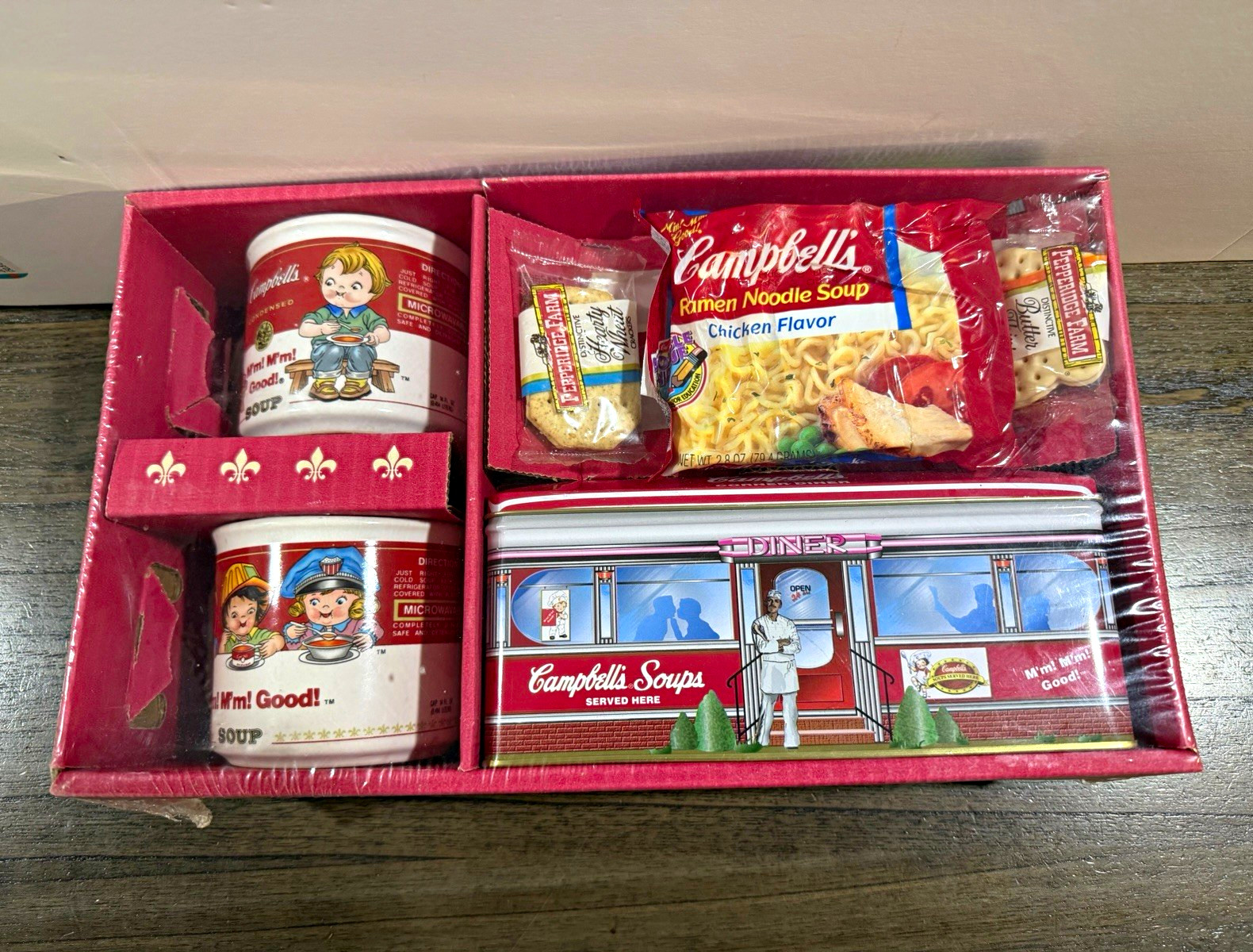 Vintage Campbell’s Soup Diner Gift Set 2 Mugs Tin Creative Gourmet Collectible