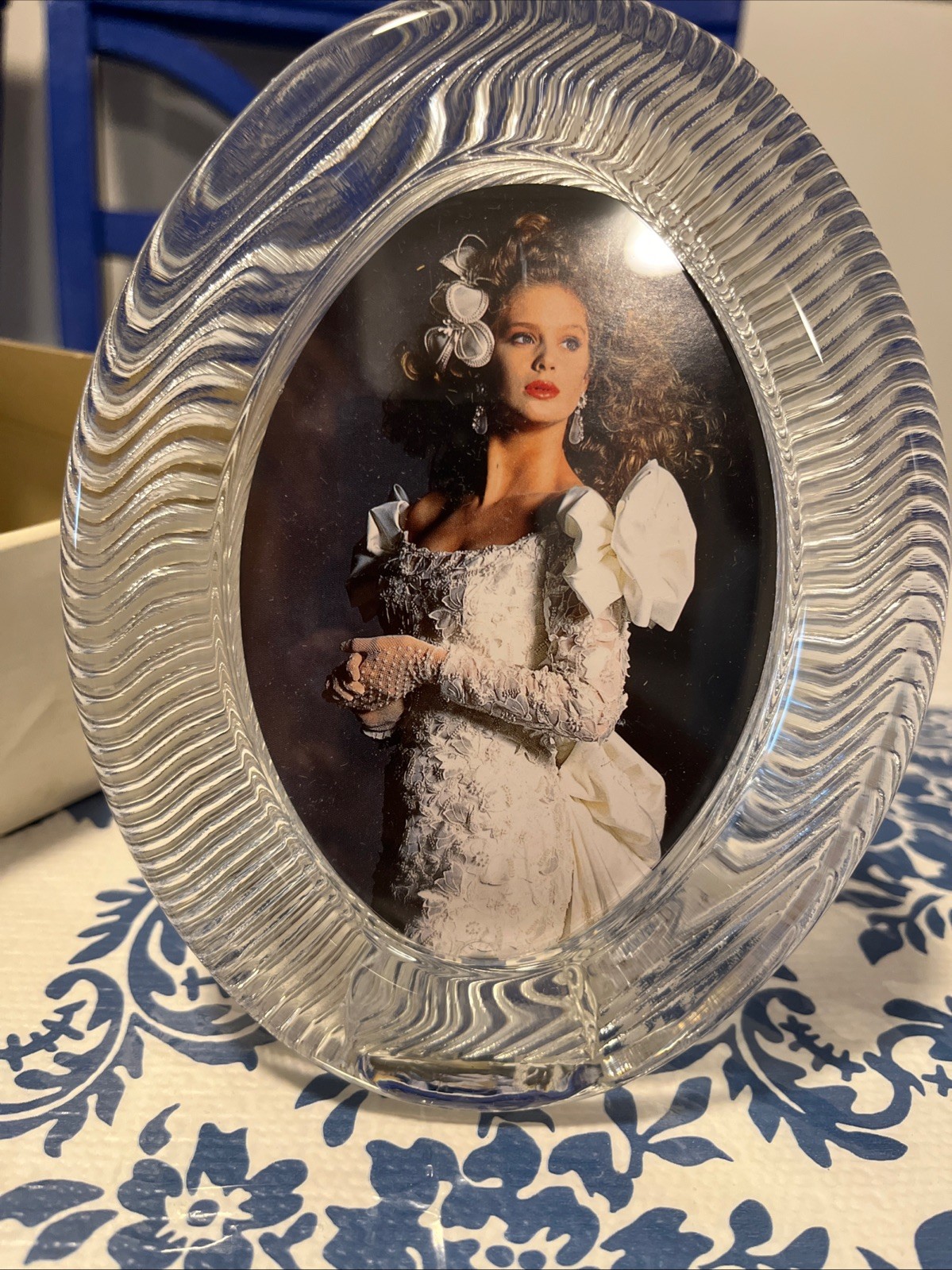 Mikasa Polished Portraits Oval Crystal Picture Frame Elegant Glass