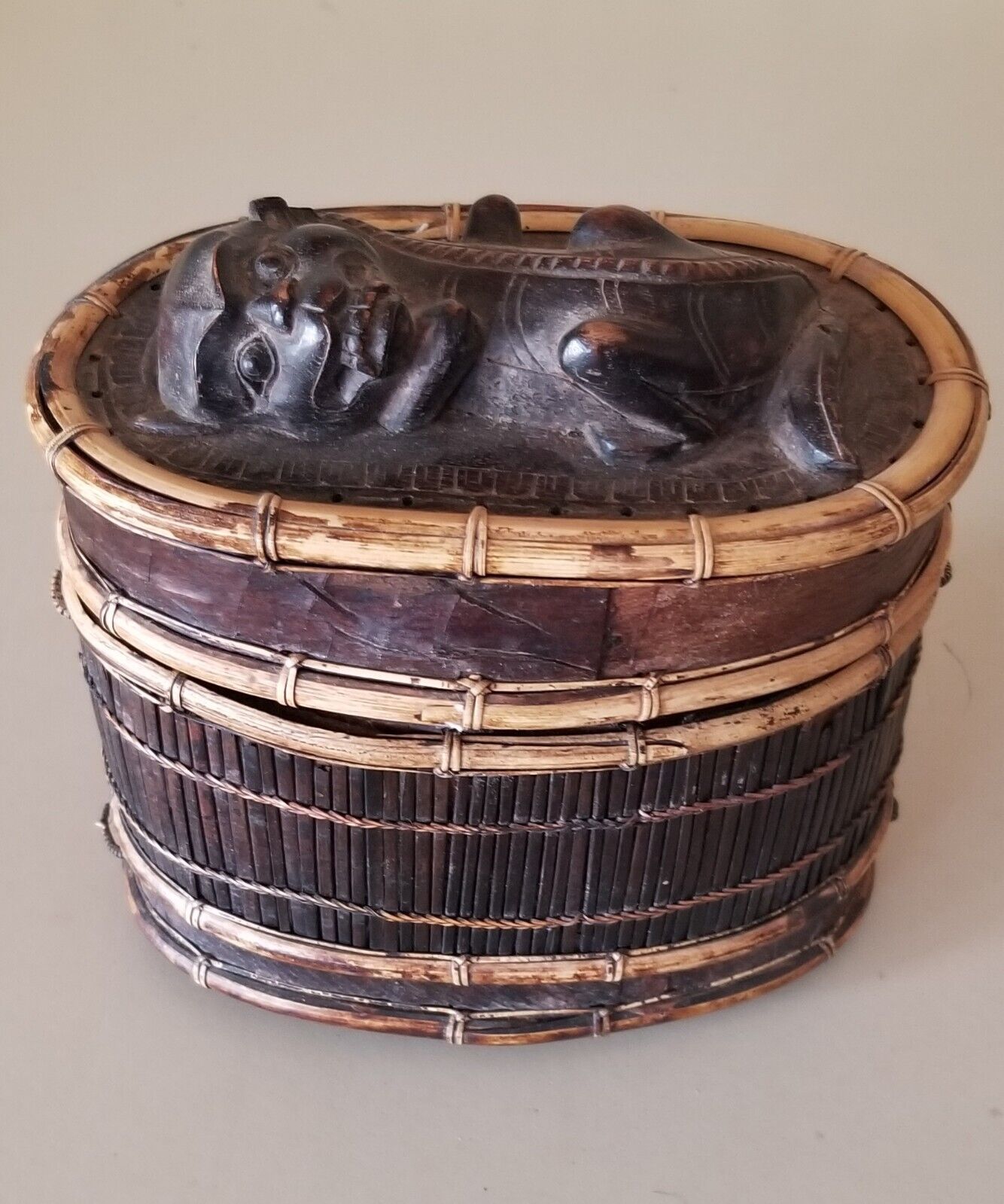 Indonesian/Balinese? Handcrafted Wooden Carved Lombok Container Box. [B1]