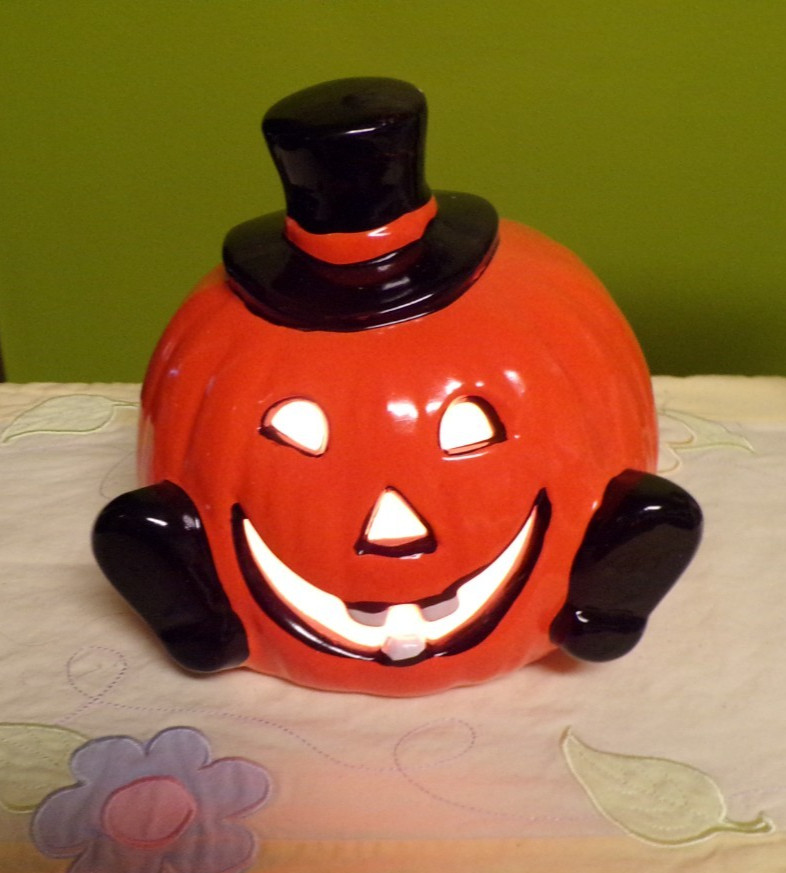 VINTAGE PACIFIC RIM ELECTRIFIED CERAMIC PUMPKIN