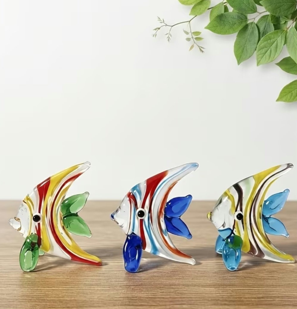 Beautiful hand blown small Angel fish perfect gifts. Set of 3