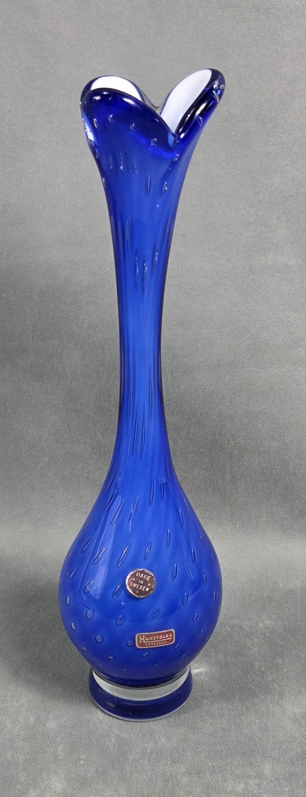 Vintage KONSTGLAS Cobalt VETLANDA Blue SWEDEN VASE