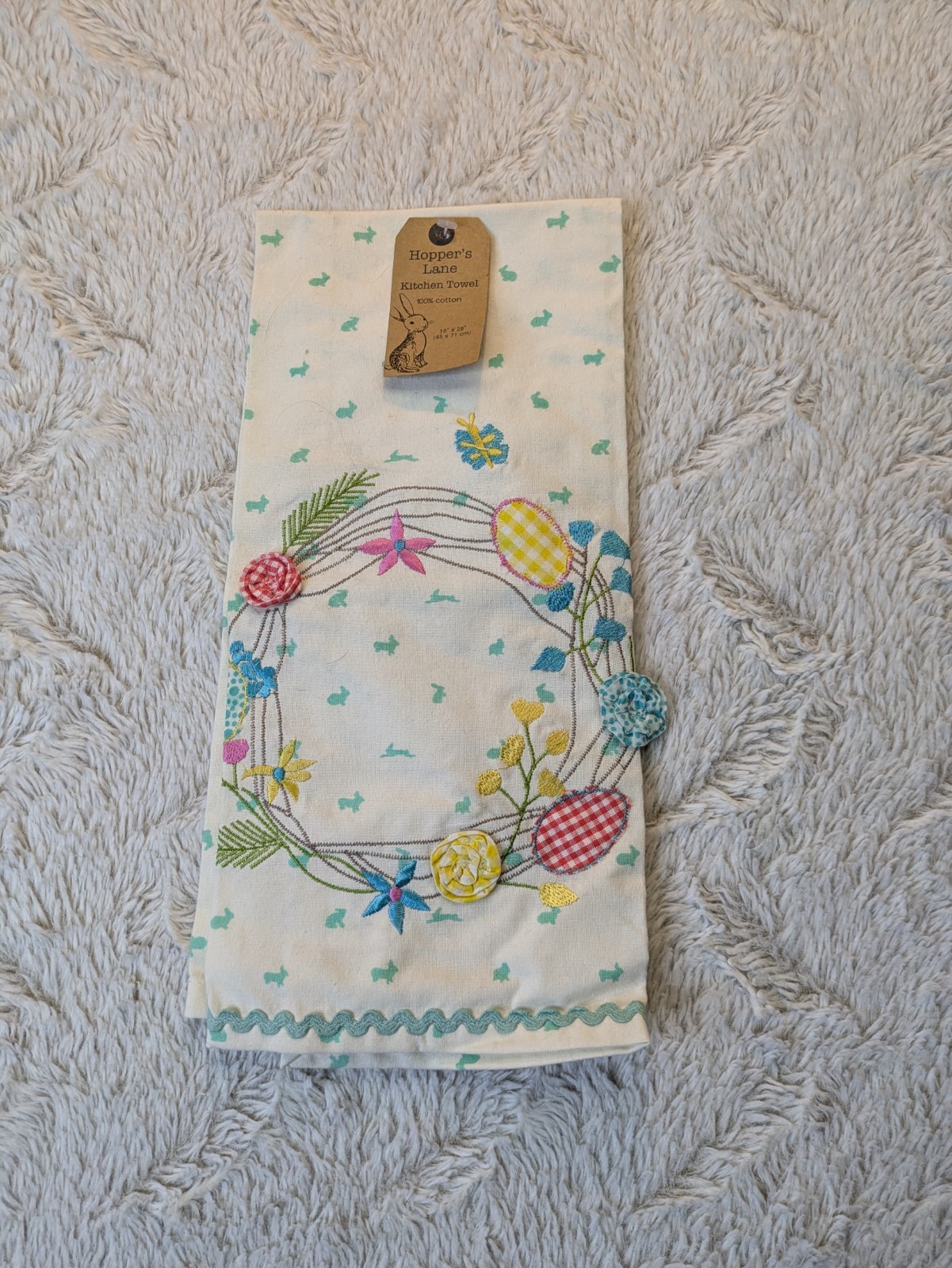 NWT Easter Kitchen Towel Embroidered Bunny Rabbit Wreath Egg Decor NWT Easter Kitchen Towel Embroidered Bunny Rabbit Wreath Egg Decor