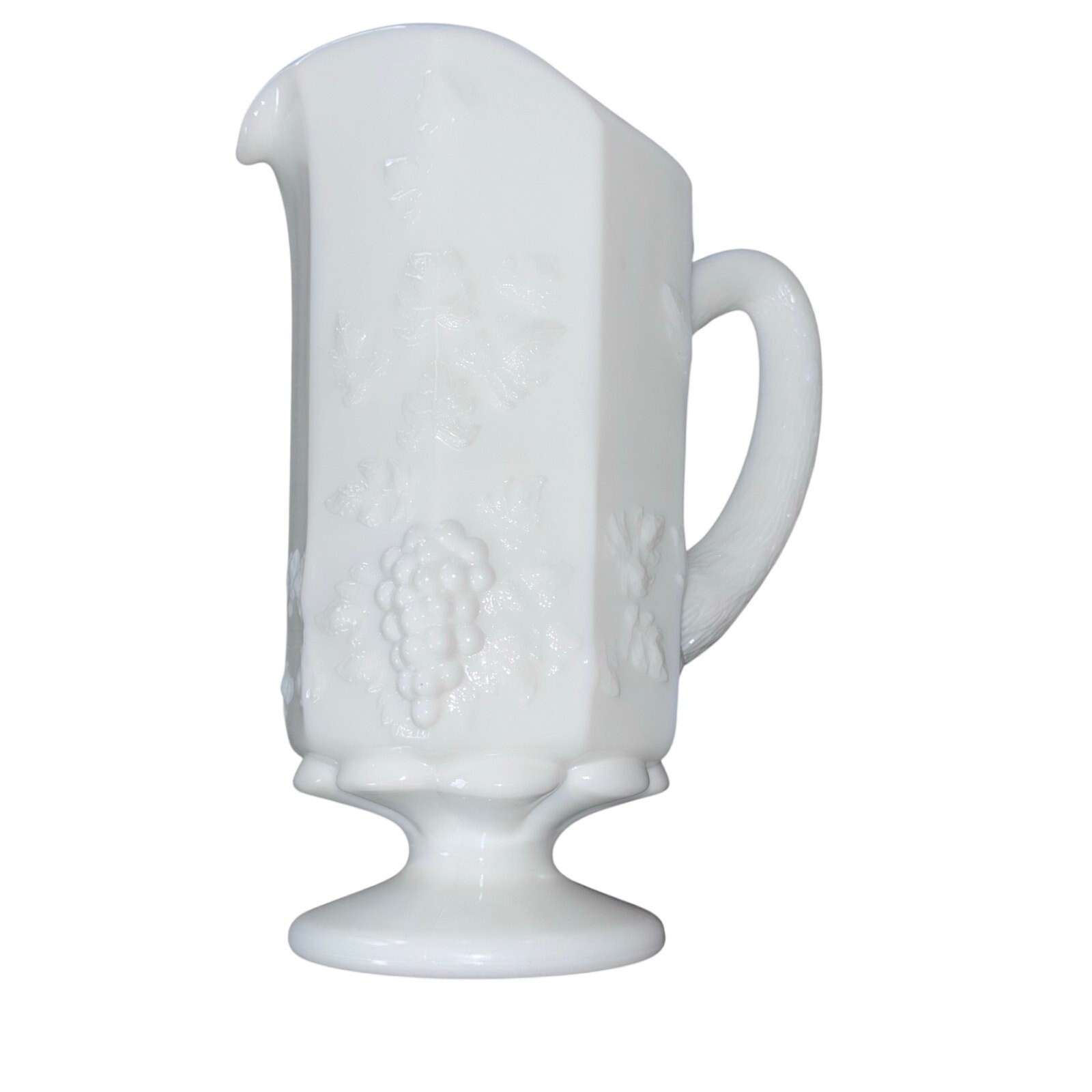 Vintage Westmoreland Paneled Grape Vine Milk Glass 9\