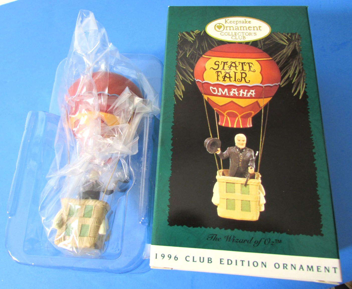1996 Hallmark Member Ornament THE WIZARD of OZ hot air balloon