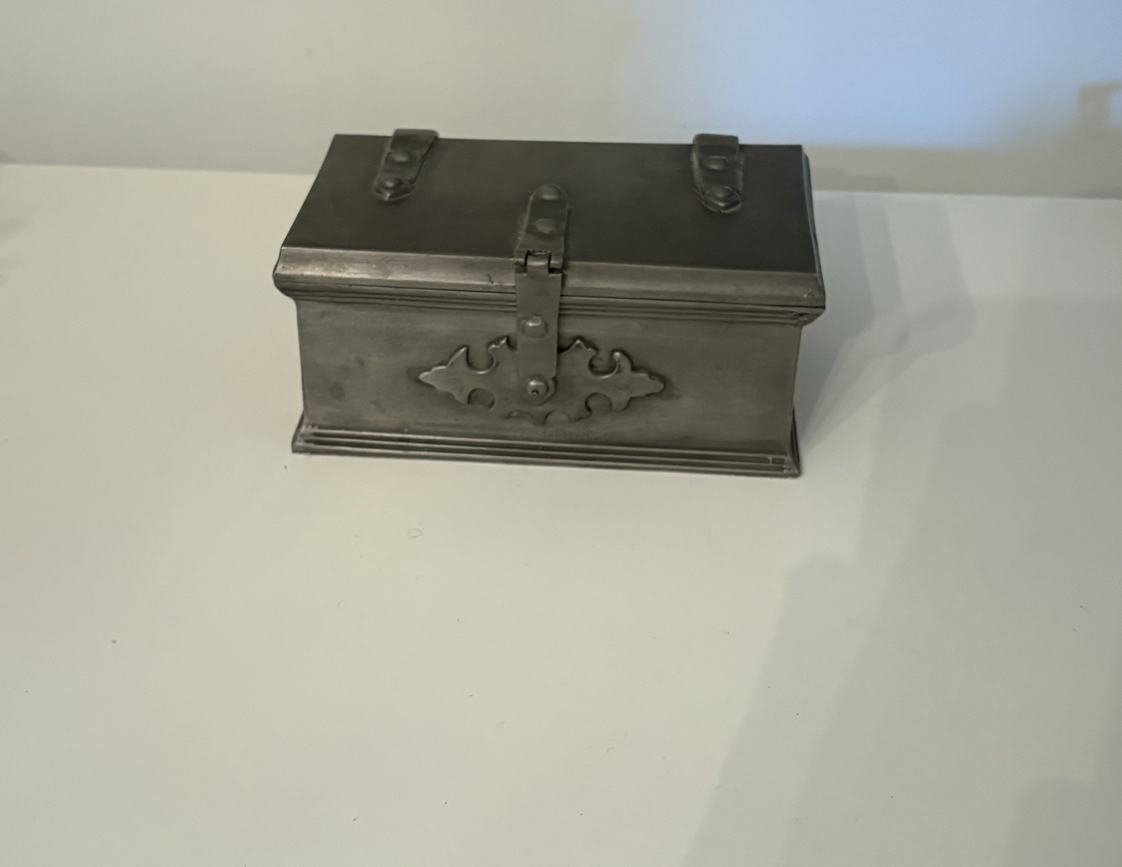 Vintage Peltro Puro Italian Pewter Jewelry Trinket Box Velvet Lined Casket Chest