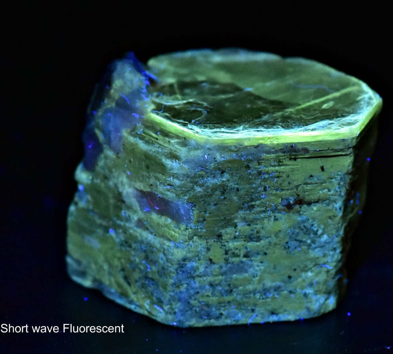 117 CT Natural Fluorescent Huge Phlogopite Crystal From Badakhshan Afghanistan
