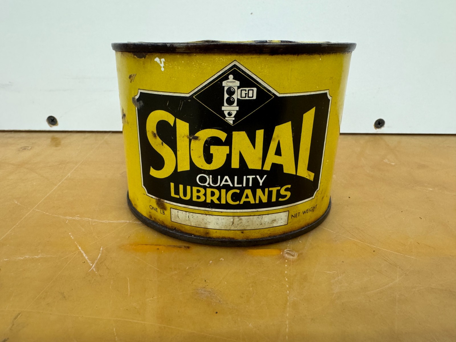 VINTAGE~ SIGNAL QUALITY LUBRICANTS~ ONE POUND BREASE CAN~ SUPER HARD TO FIND