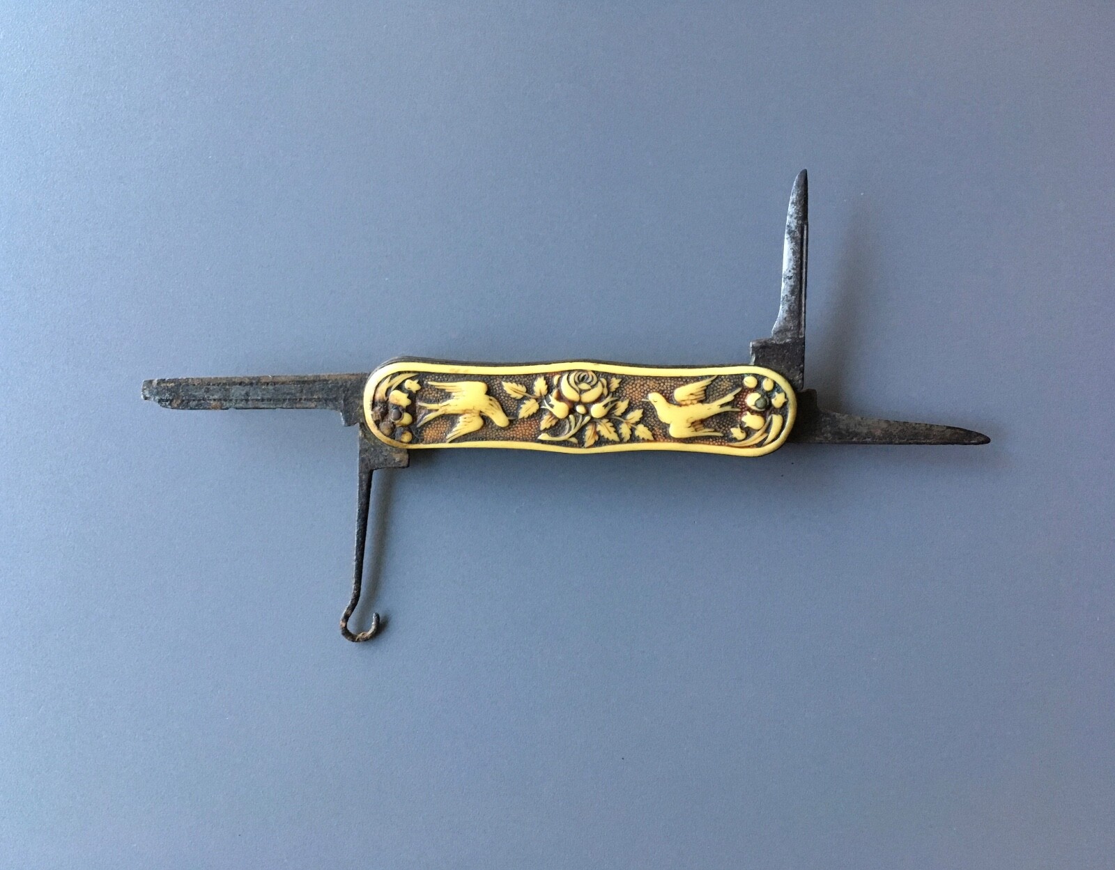 Antique Folding Knife w/ Unique Custom Carvings Bird & Flower Motif Button Hook
