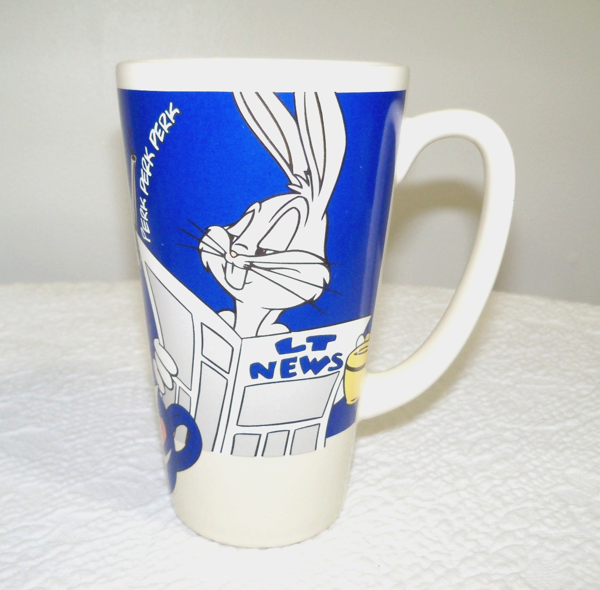 Vintage 1998 Warner Brothers Tall Mug--Bugs Bunny Taz, Tweety
