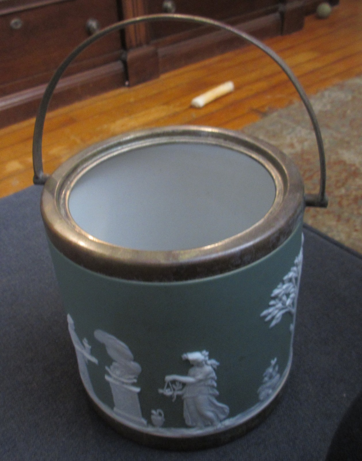 Antique Wedgwood Sage Green Jasperware Biscuit Barrel Cracker Jar c1900   jgx