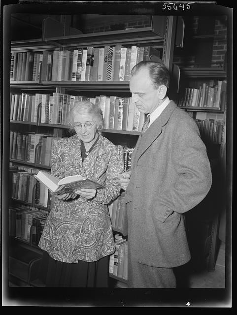 Photo:Library Interior Man and Woman Reading Books 1930s 1940s