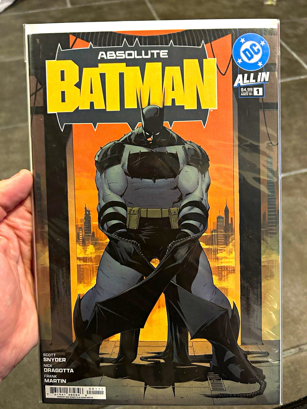 DC Absolute Batman #1 first print cover a Scott Snyder Nick Dragotta