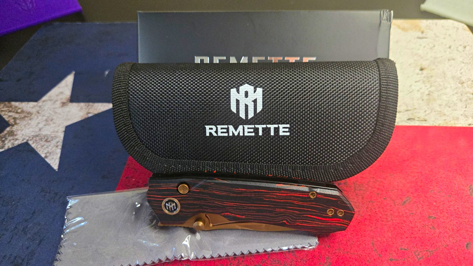 Remette RT-Rhino RNGC8 14C28N Drop Point Button Liner Lock G10  Black/Red