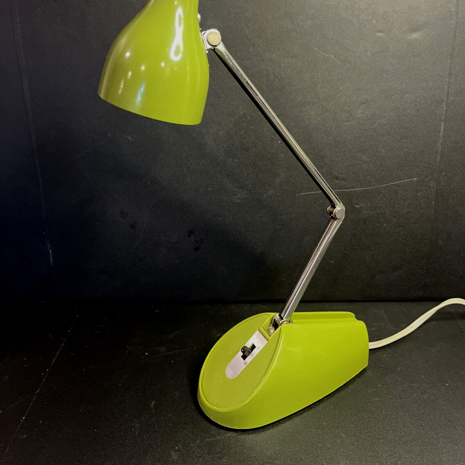 Vtg Metal MCM Small Desk Lamp Avocado Green Telescoping Articulating Works