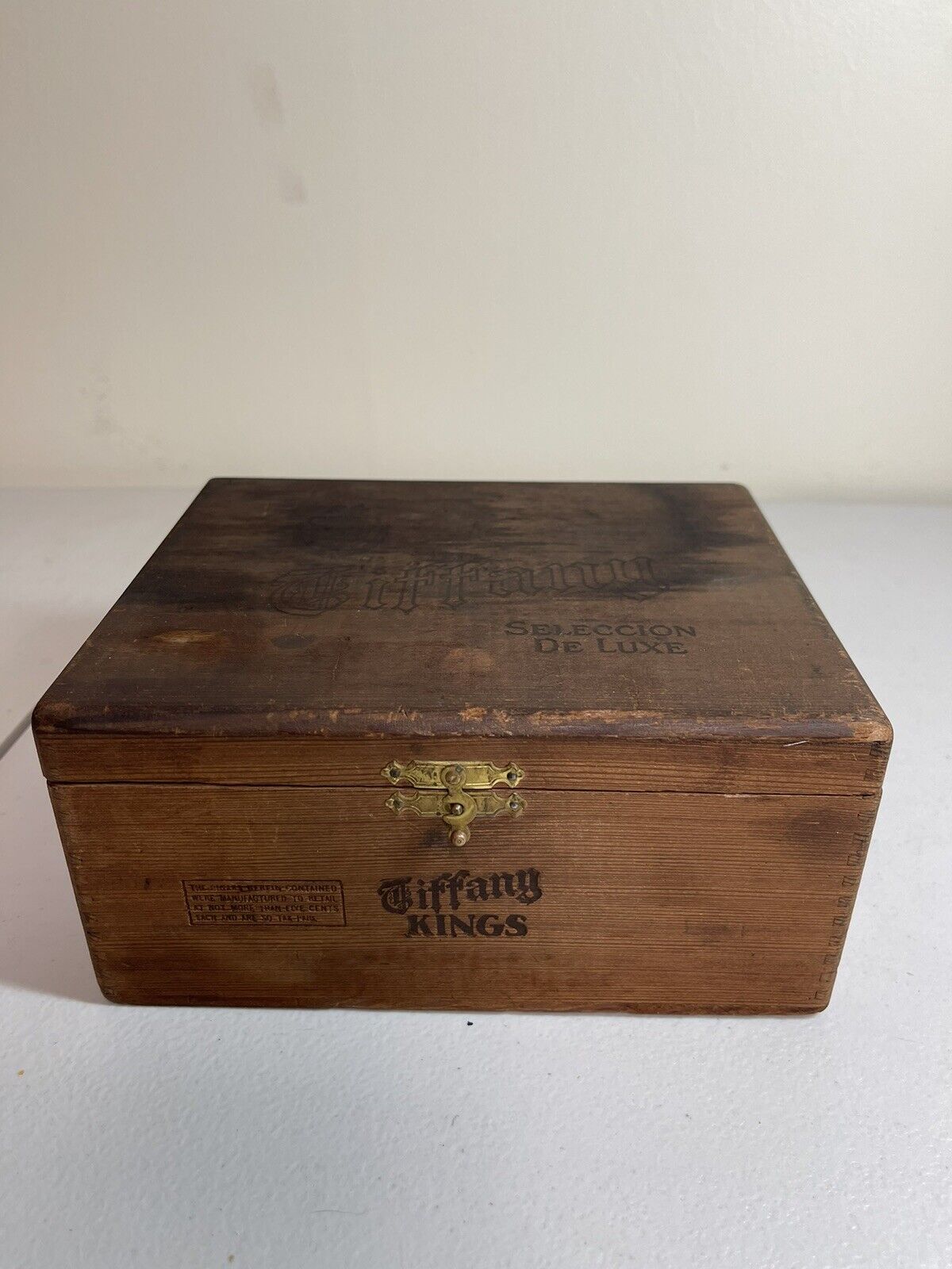 Vintage TIFFANY Seleccion De Luxe Wooden Cigar Box With Latch