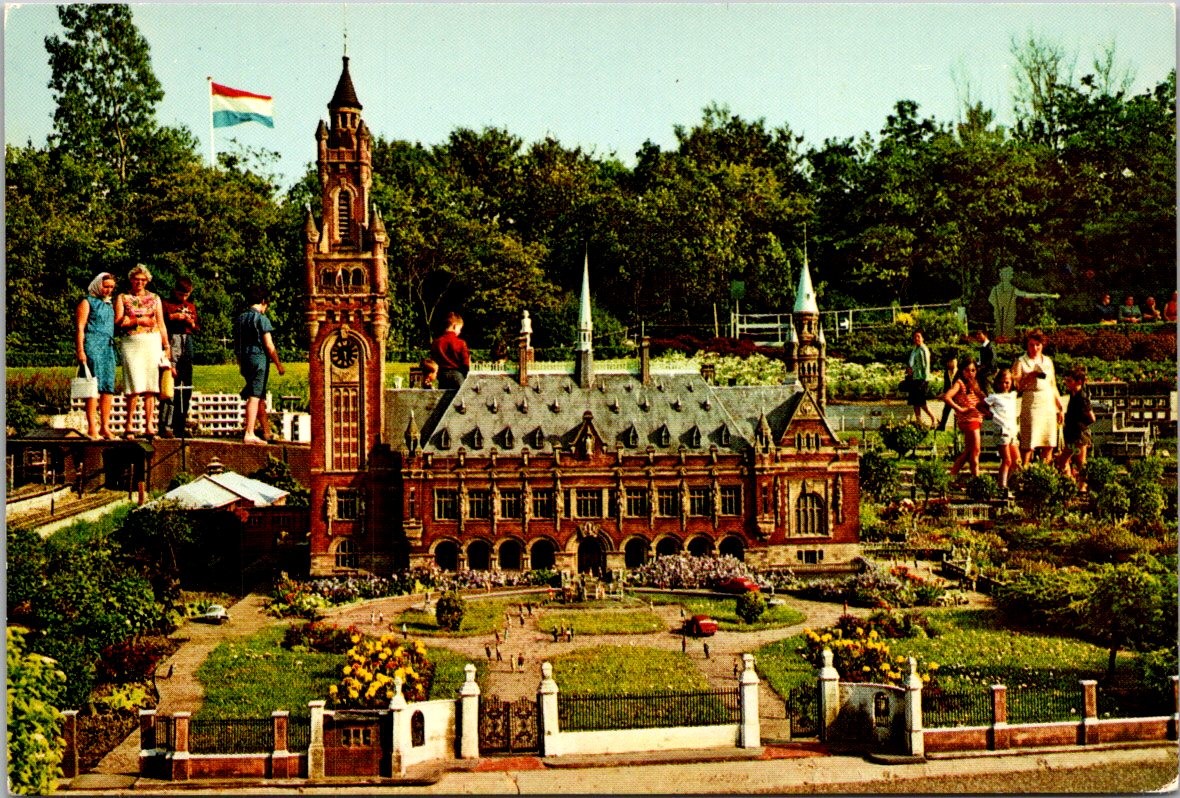 Madurodam Den Haag Palace of Peace Miniature Continental Postcard B694
