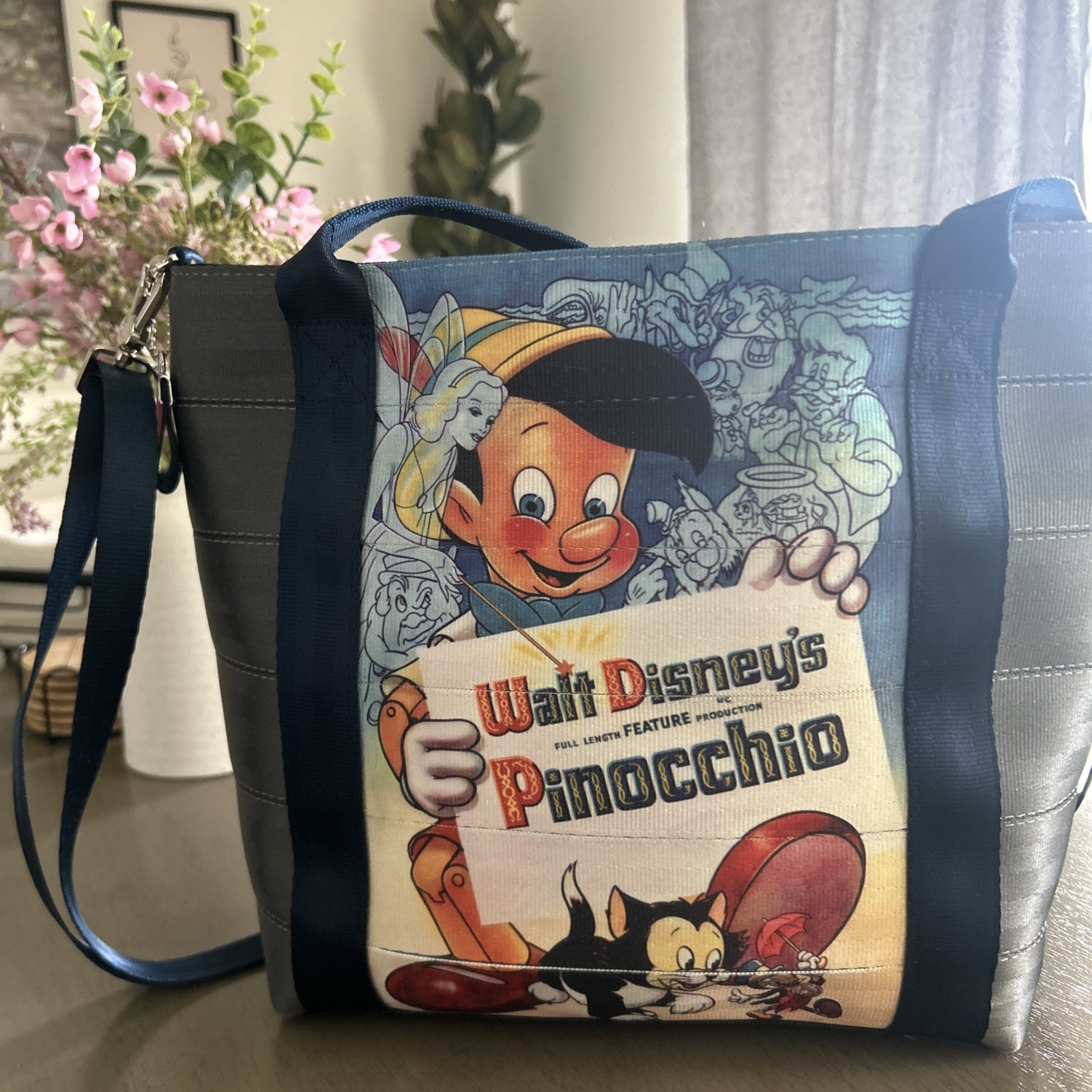 Disney Harvey's Bag - Pinocchio Poster Tote Bag - Used On Display Disney Harvey's Bag - Pinocchio Poster Tote Bag - Used On Display