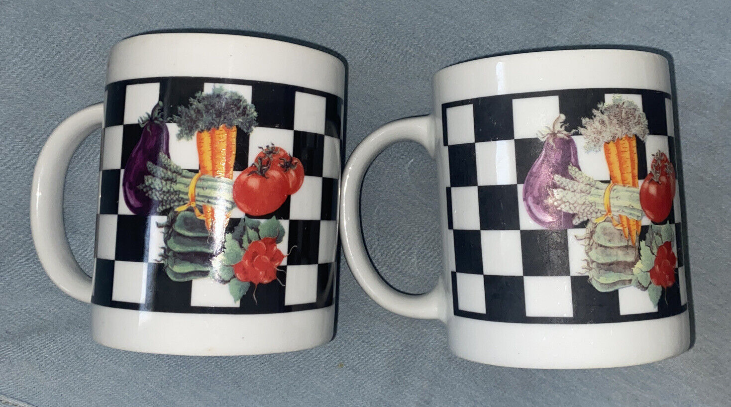Vintage giftco set of 2 Garden Fresh Veggies coffee Tea mugs Unmarked